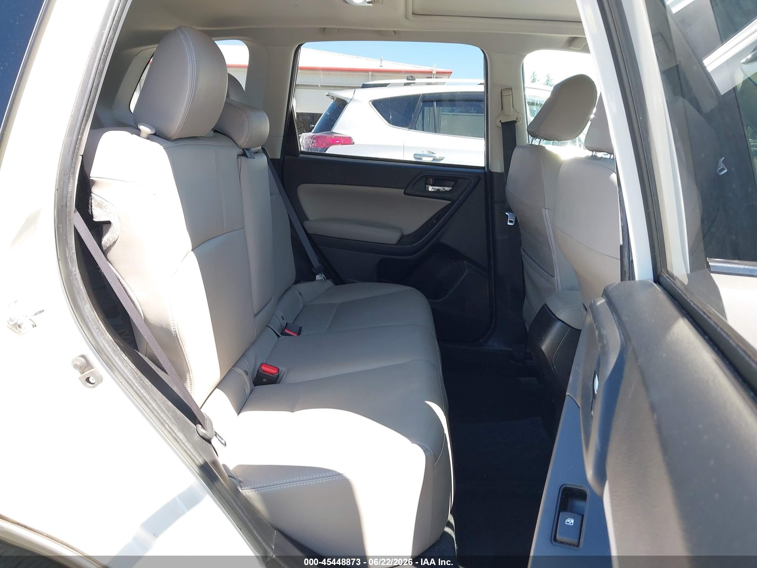 2014 Subaru Forester 2.5i Limited White vin: JF2SJAHC8EH410758