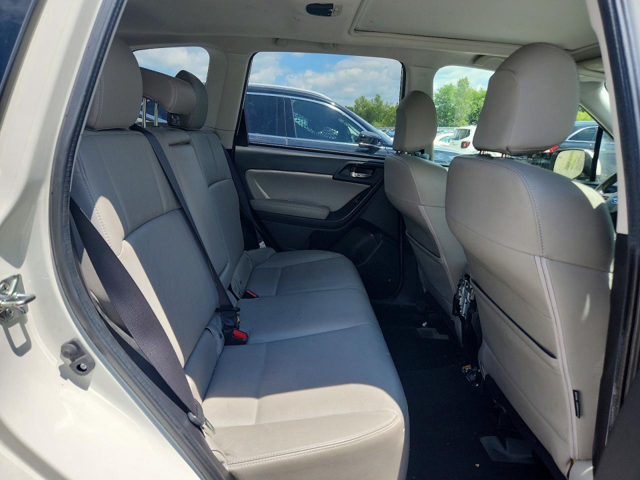 2014 Subaru Forester 2.5i Limited White vin: JF2SJAHC8EH419475