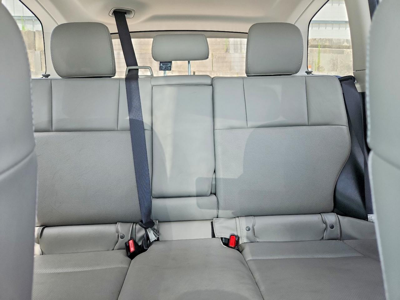 2014 Subaru Forester 2.5i Limited White vin: JF2SJAHC8EH419475