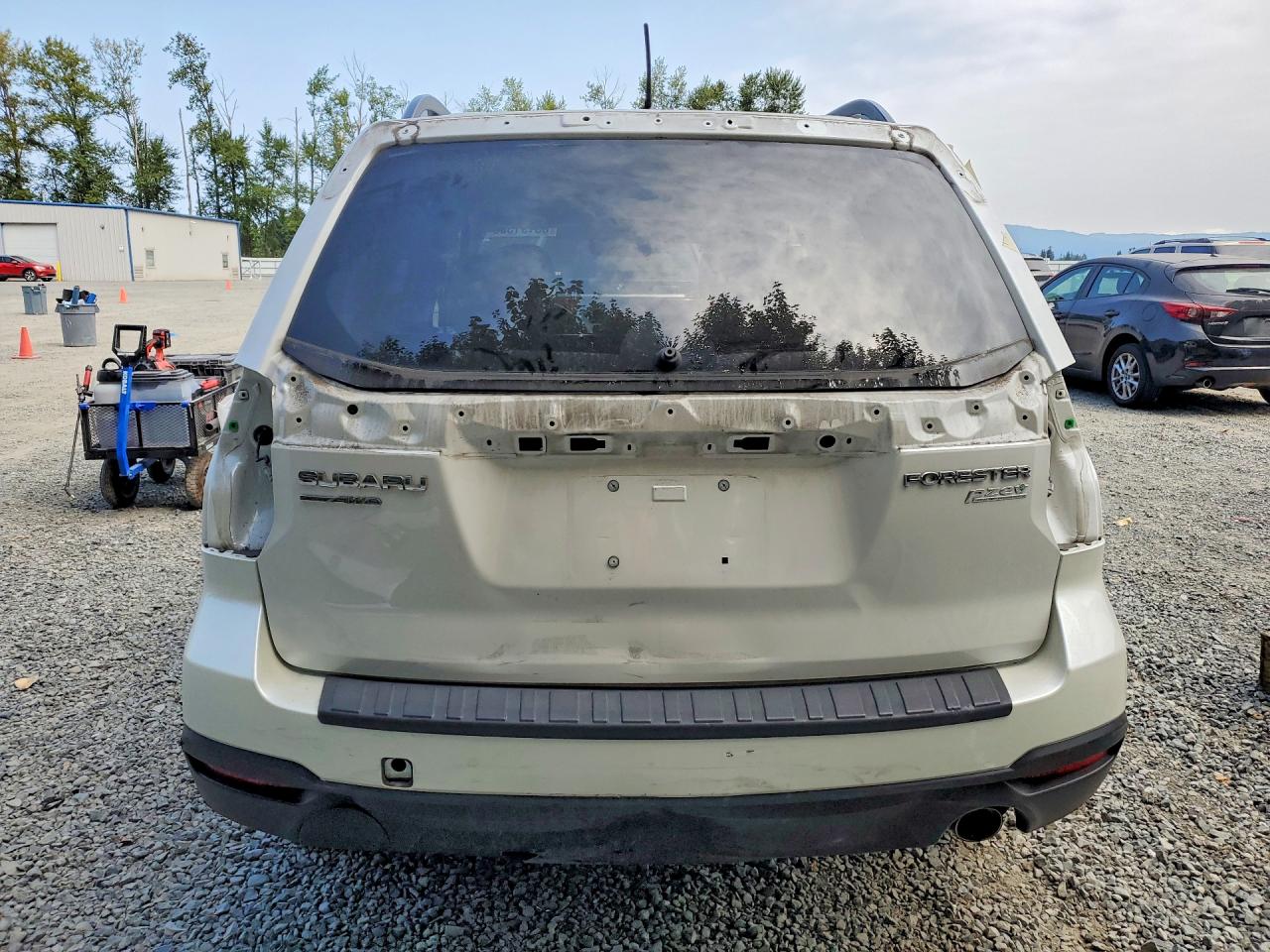 2014 Subaru Forester 2.5i Limited Белый vin: JF2SJAHC8EH423073