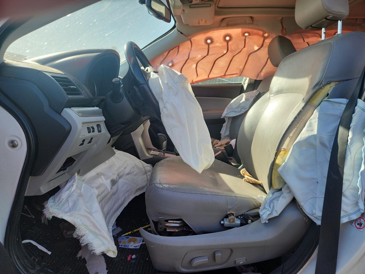 2014 Subaru Forester 2.5i Limited Белый vin: JF2SJAHC8EH497299