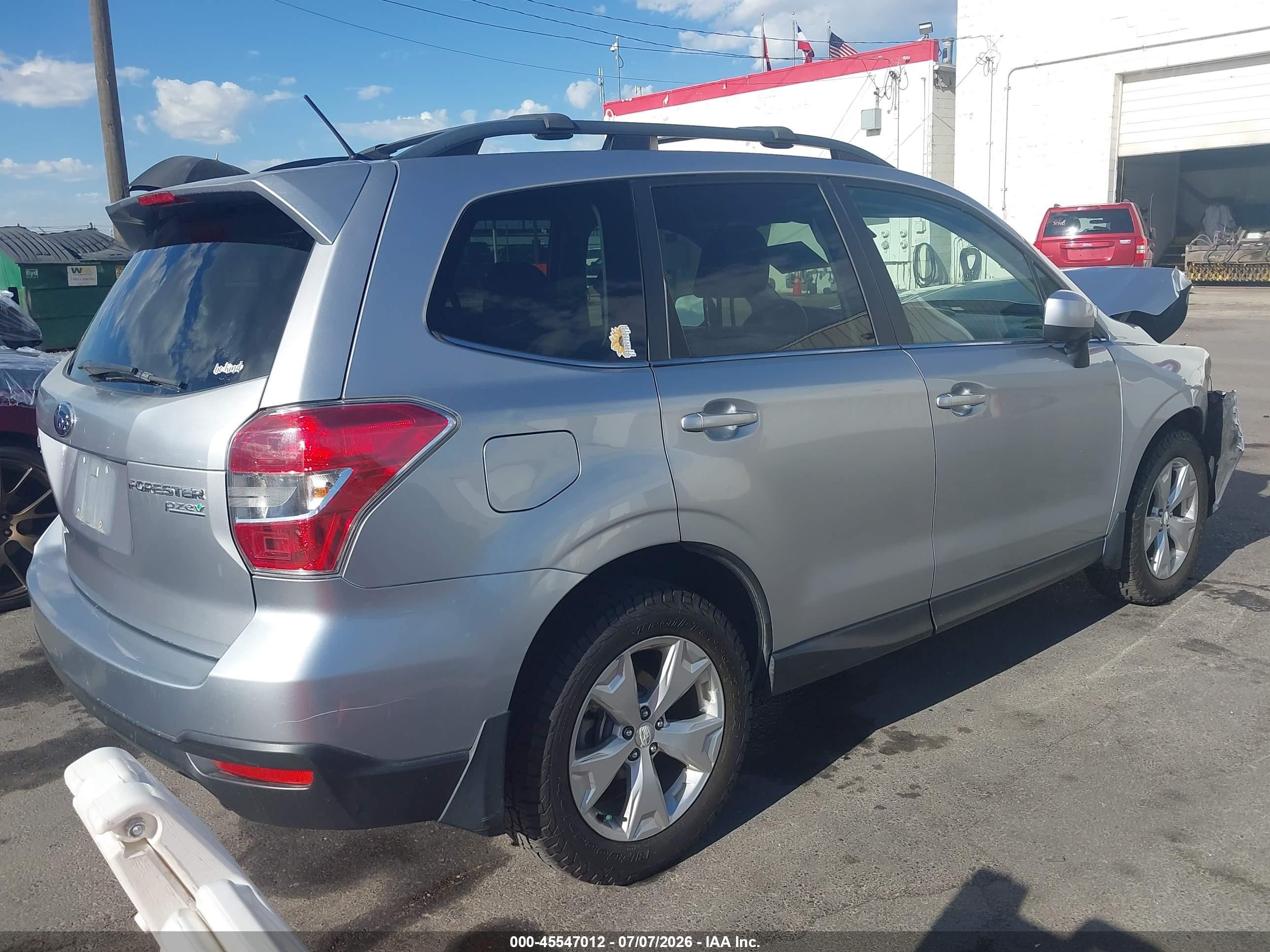 2014 Subaru Forester 2.5i Limited Silver vin: JF2SJAHC8EH532441