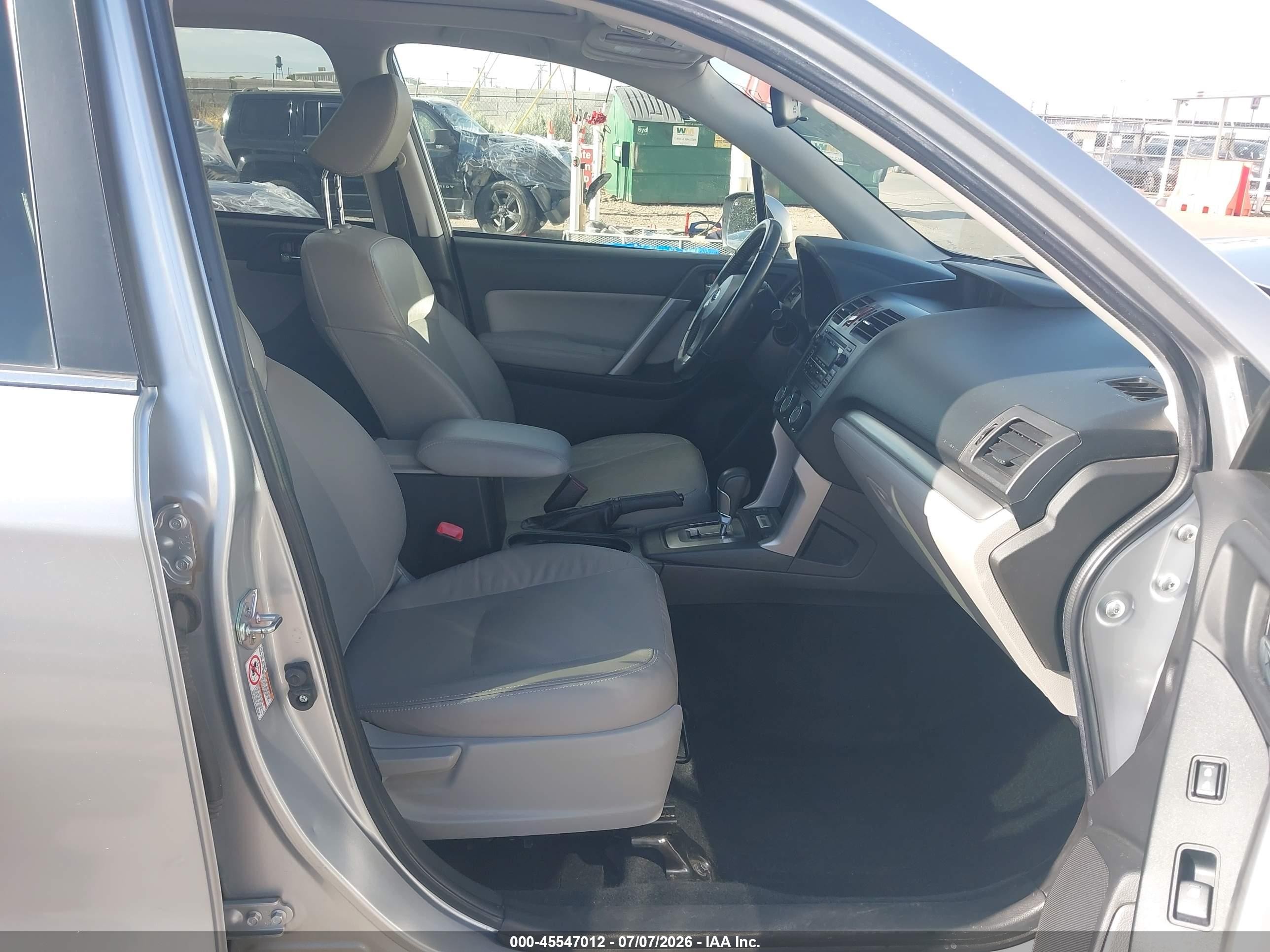 2014 Subaru Forester 2.5i Limited Silver vin: JF2SJAHC8EH532441