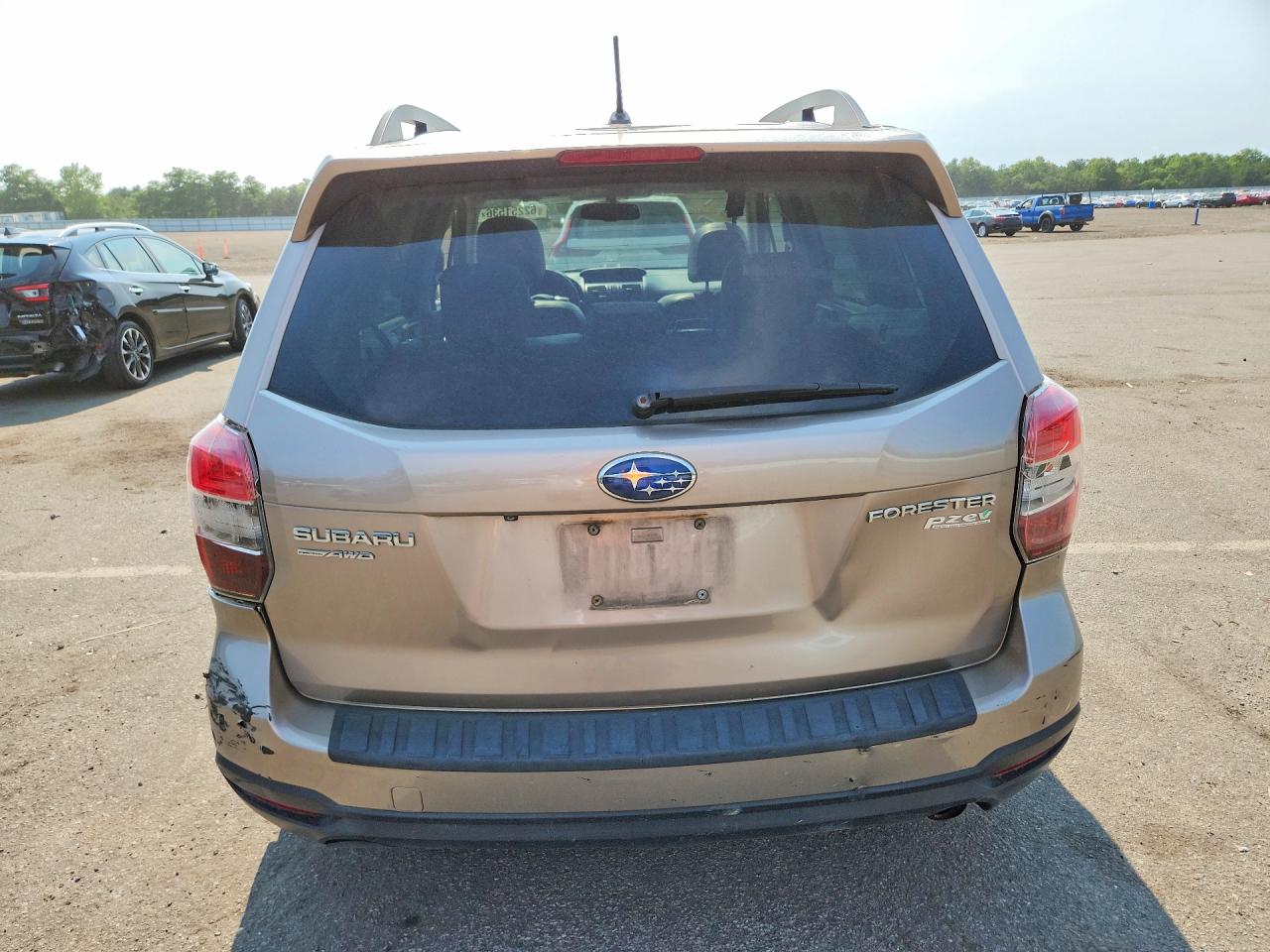 2015 Subaru Forester 2.5i Limited Tan vin: JF2SJAHC8FH403858