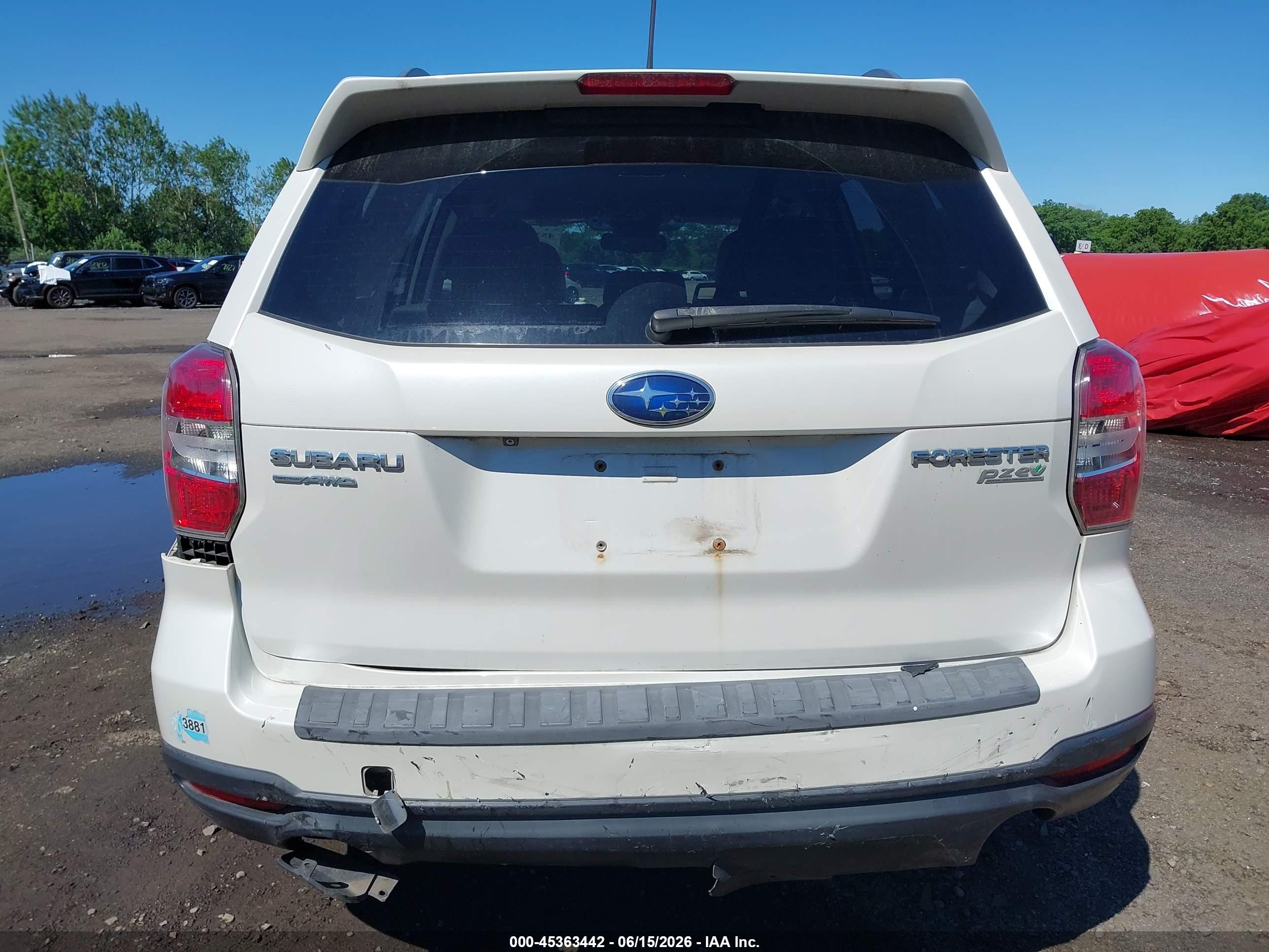 2014 Subaru Forester 2.5i Limited White vin: JF2SJAHC9EH479782