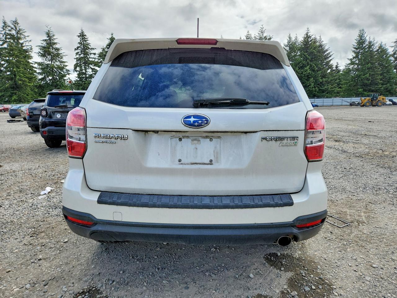 2014 Subaru Forester 2.5i Limited White vin: JF2SJAHC9EH525014