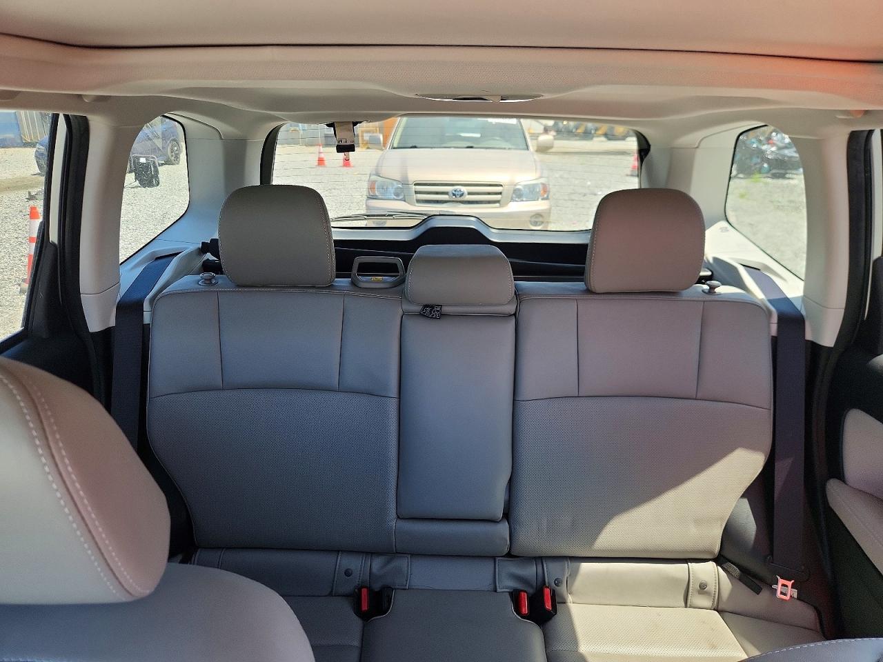 2015 Subaru Forester Limited+moonroof Silver vin: JF2SJAHC9FH476222