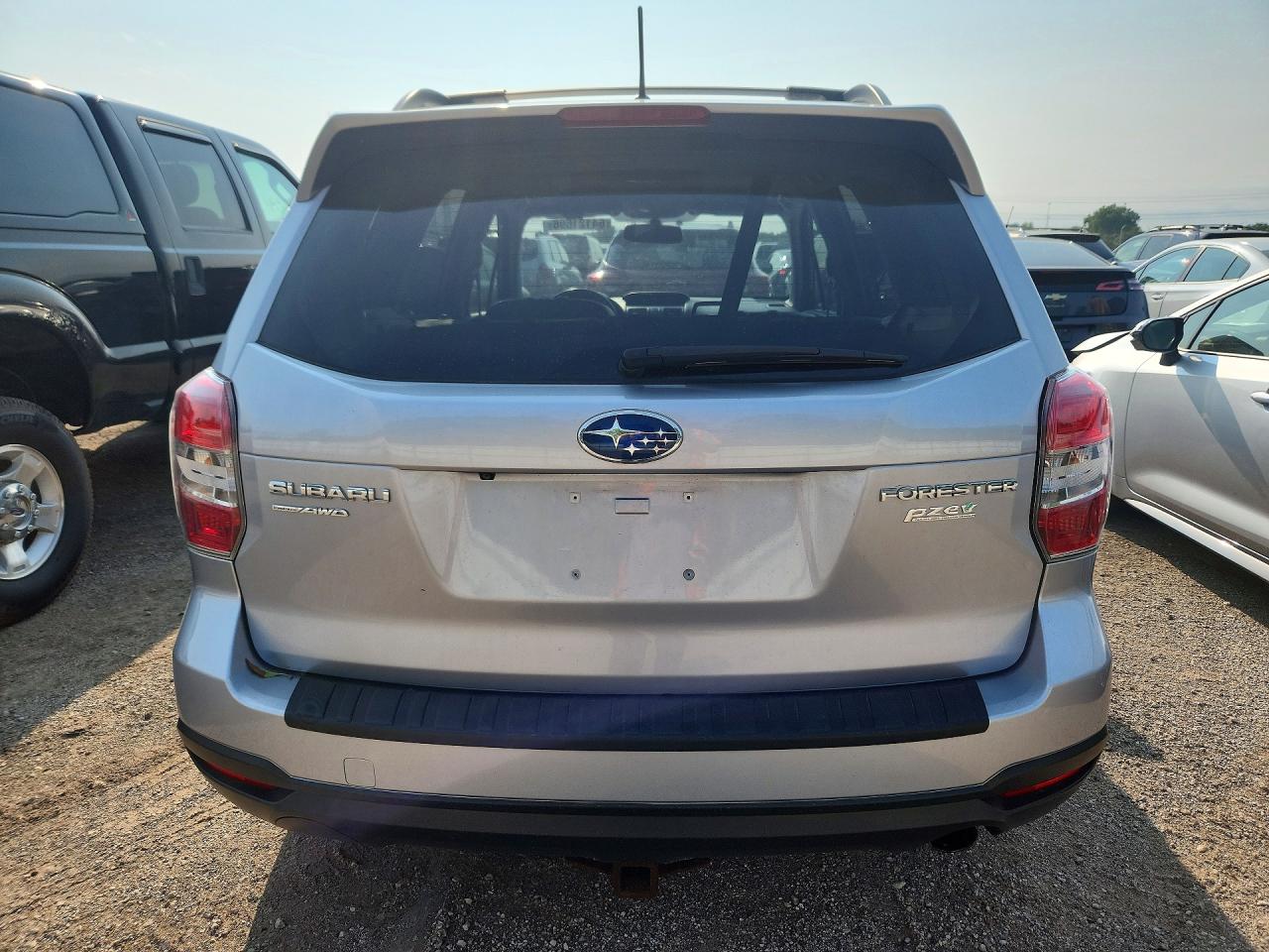 2014 Subaru Forester 2.5i Limited Silver vin: JF2SJAHCXEH455927