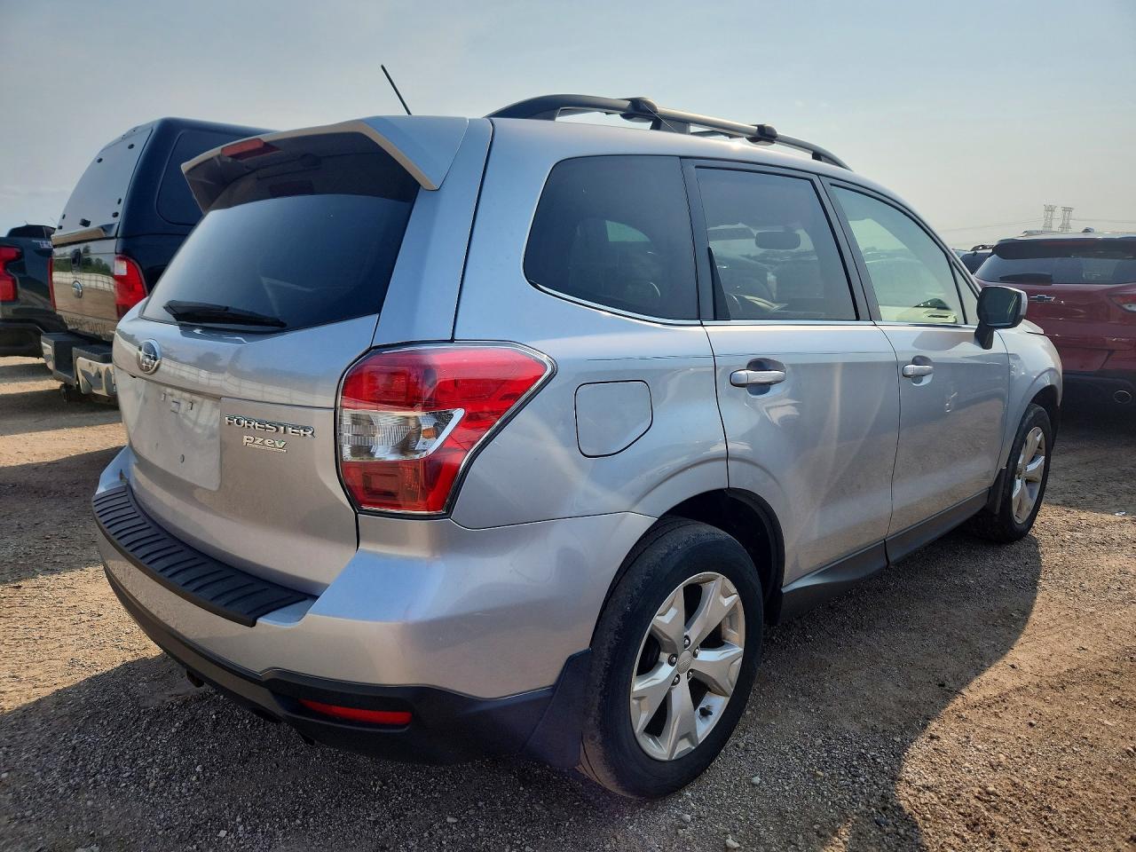 2014 Subaru Forester 2.5i Limited Silver vin: JF2SJAHCXEH455927