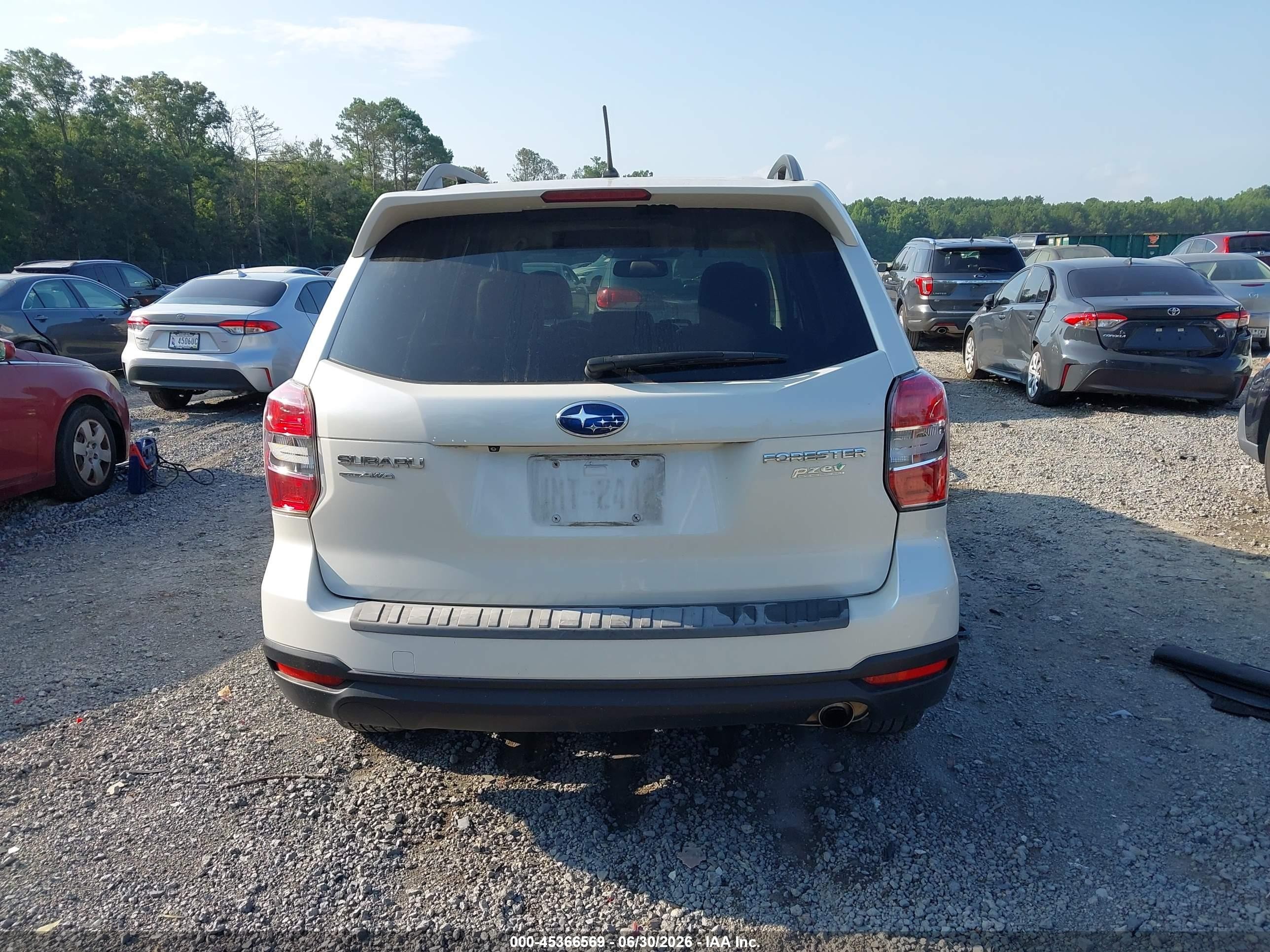 2014 Subaru Forester 2.5i Limited Белый vin: JF2SJAHCXEH523336