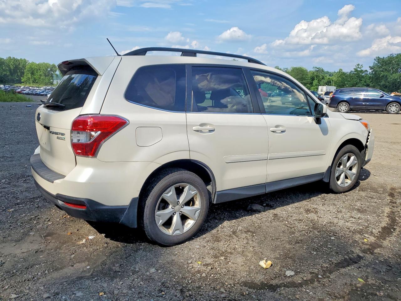 2015 Subaru Forester 2.5i Limited White vin: JF2SJAHCXFH413033