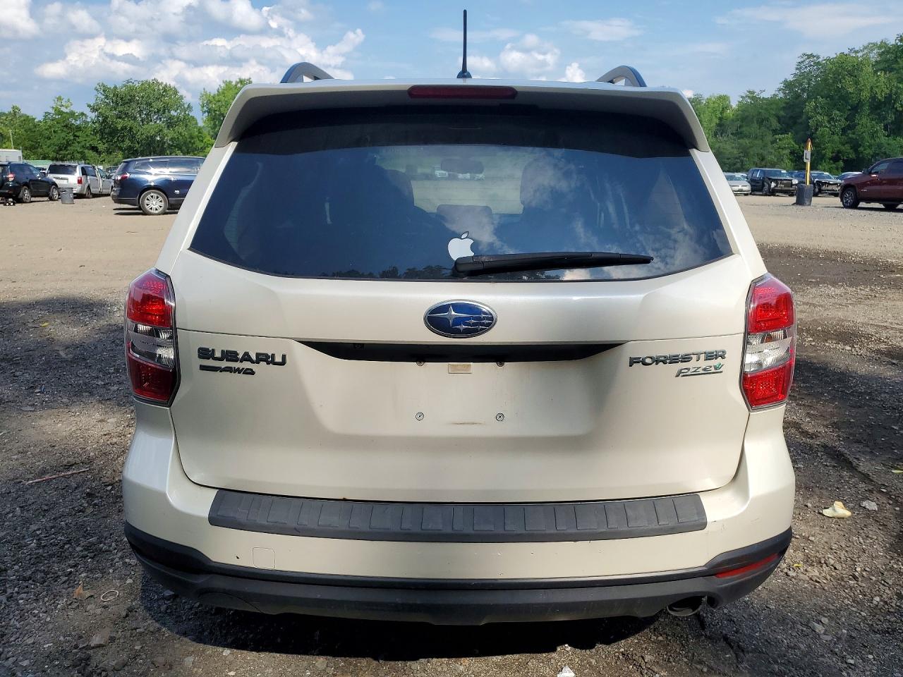 2015 Subaru Forester 2.5i Limited White vin: JF2SJAHCXFH413033
