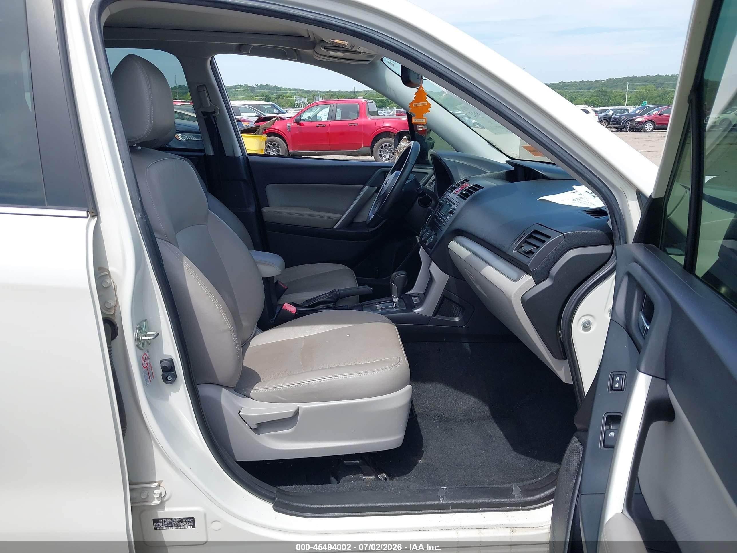 2015 Subaru Forester 2.5i Limited White vin: JF2SJAHCXFH414571