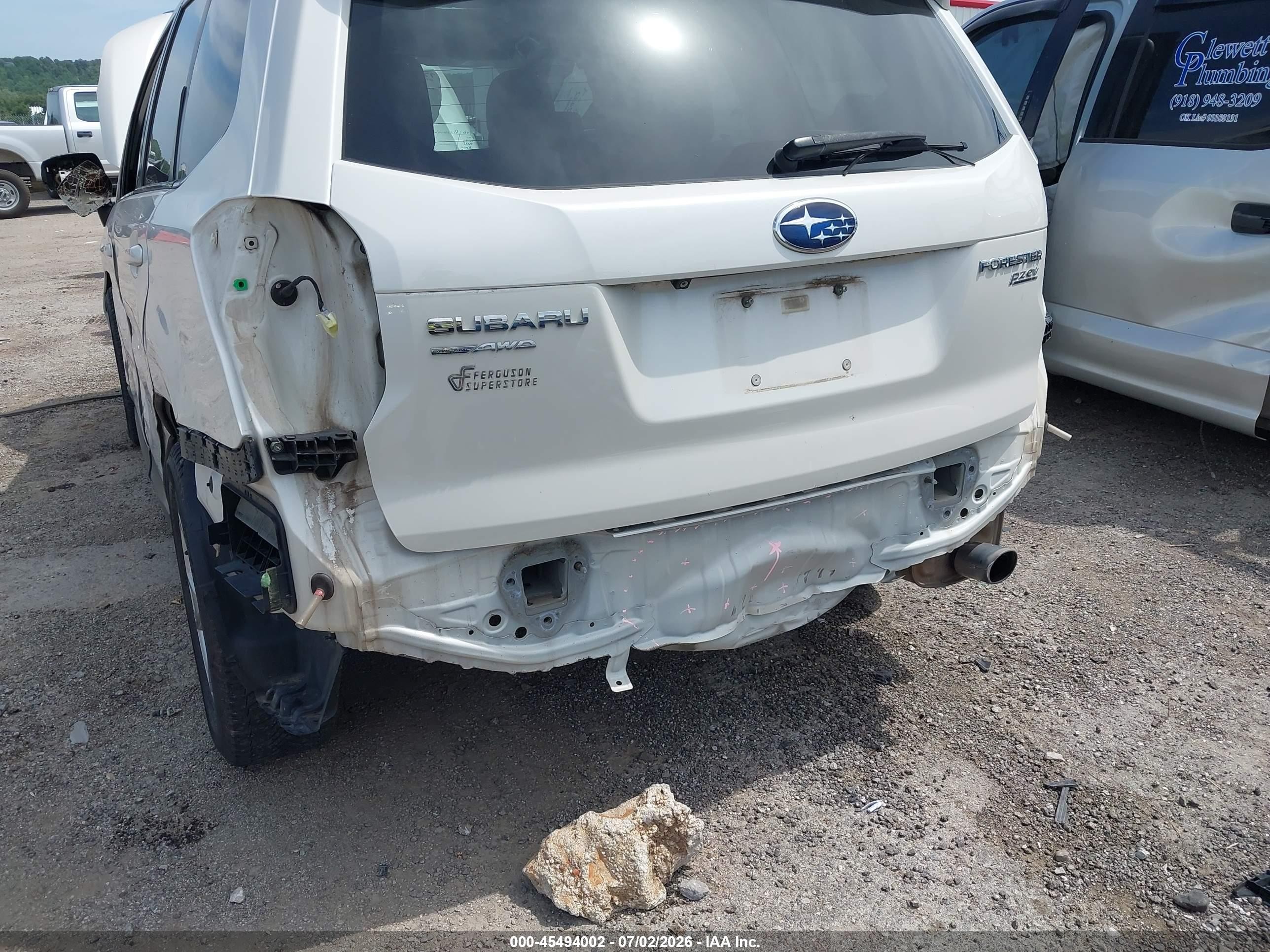 2015 Subaru Forester 2.5i Limited White vin: JF2SJAHCXFH414571
