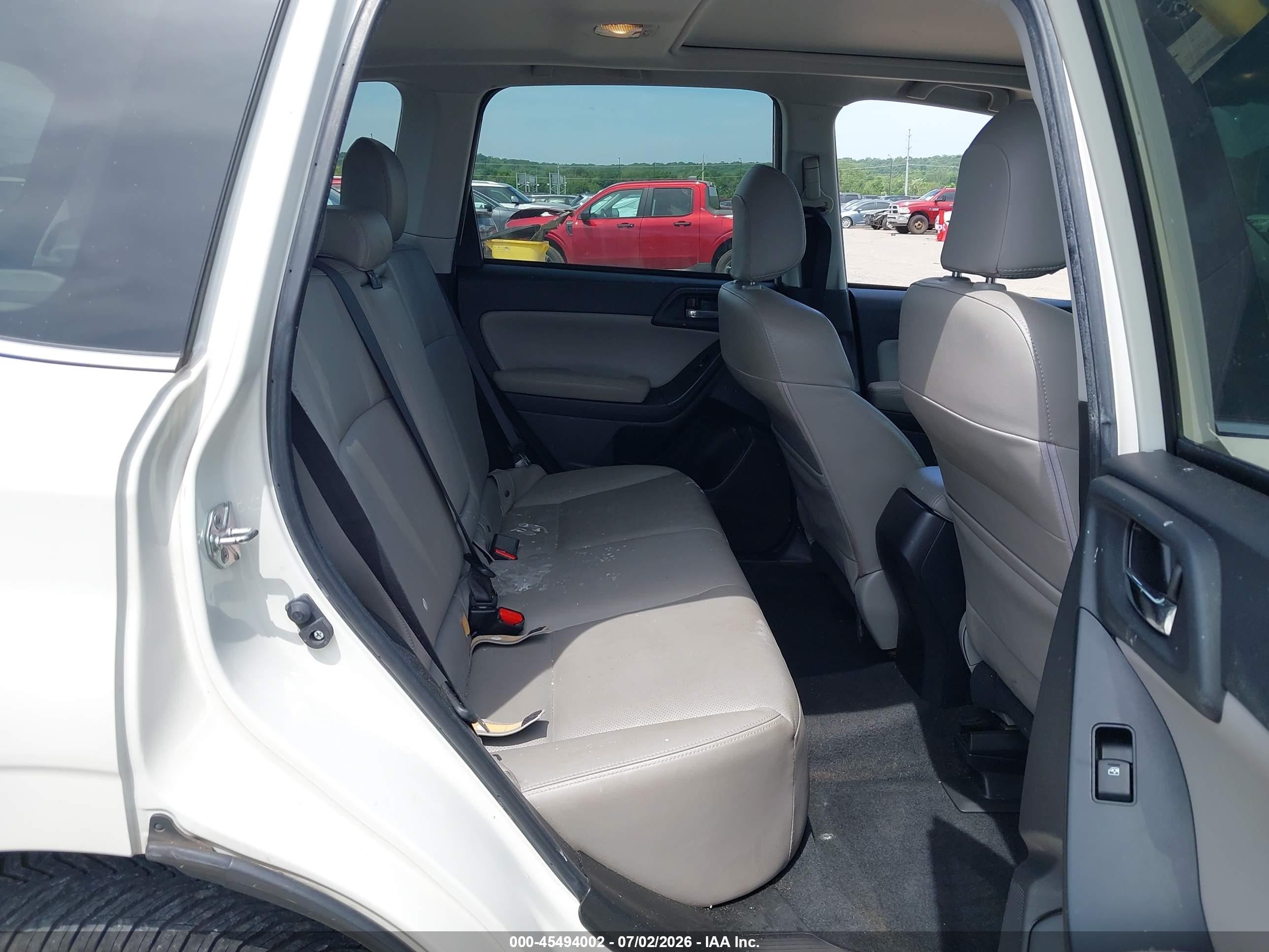2015 Subaru Forester 2.5i Limited White vin: JF2SJAHCXFH414571
