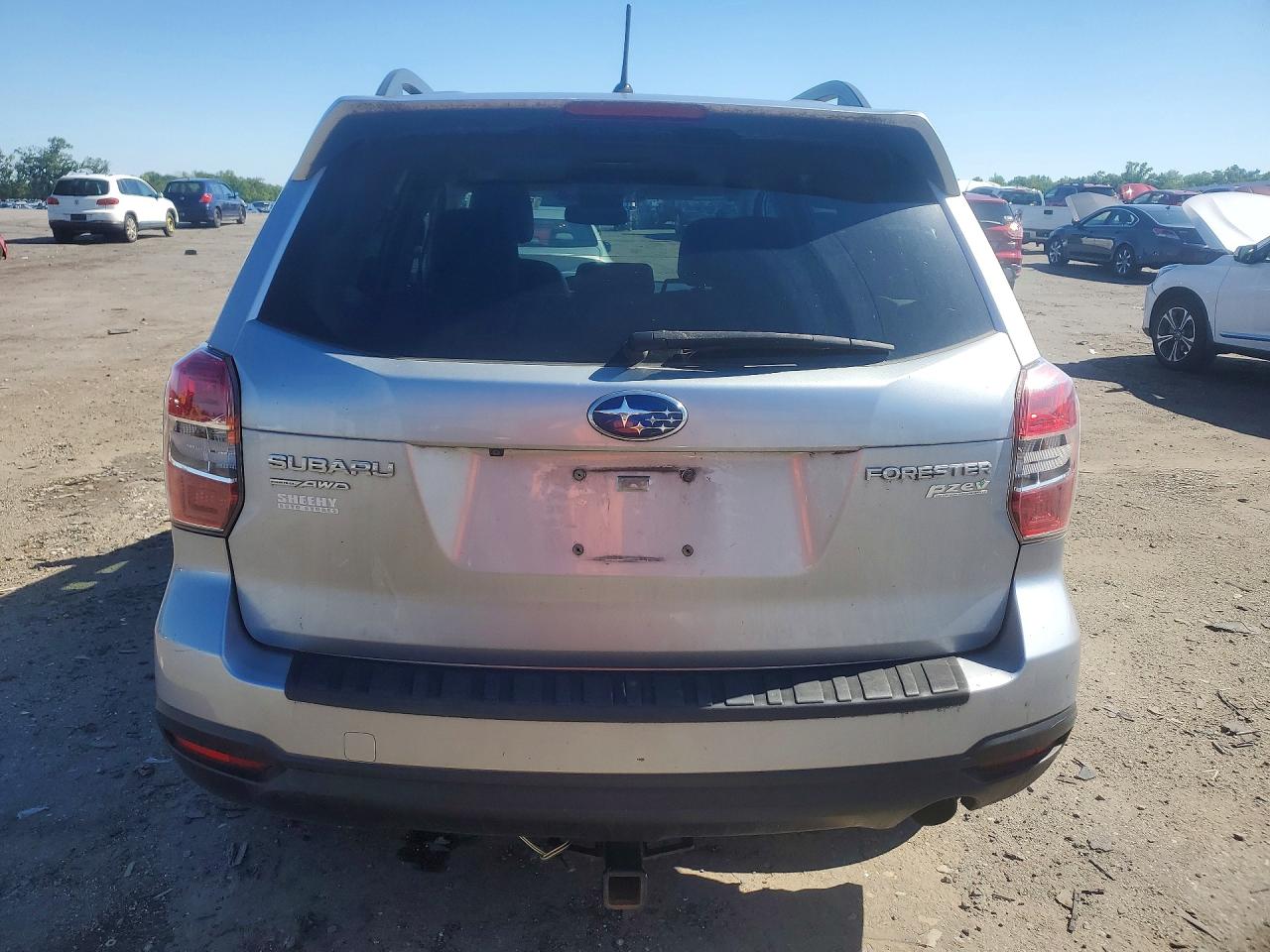 2015 Subaru Forester 2.5i Limited Silver vin: JF2SJAHCXFH479565