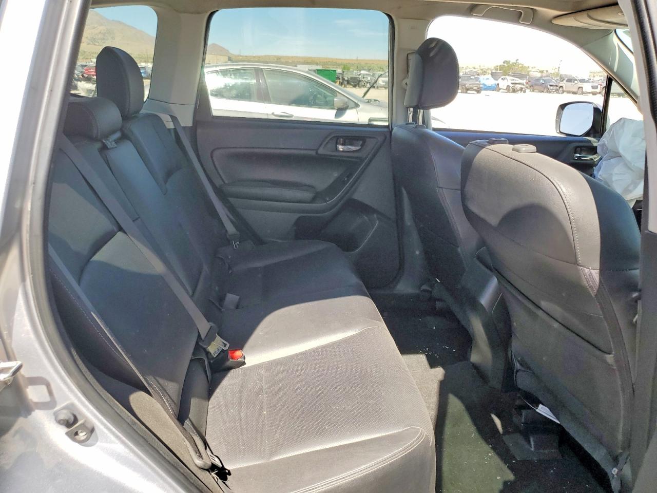 2015 Subaru Forester 2.5i Limited Серебряный vin: JF2SJAHCXFH489416