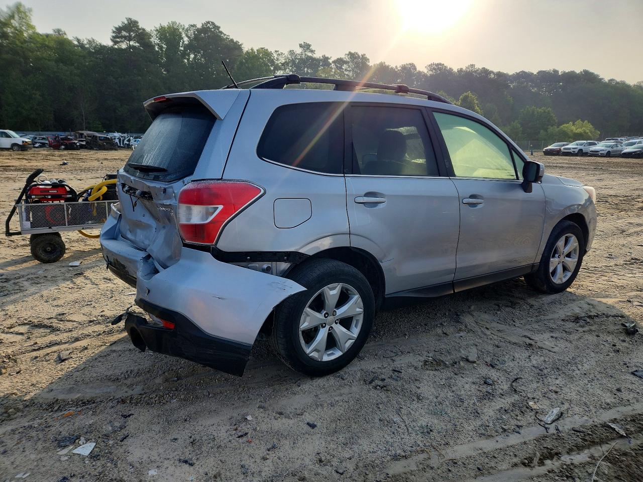 2015 Subaru Forester 2.5i Limited Silver vin: JF2SJAHCXFH828658