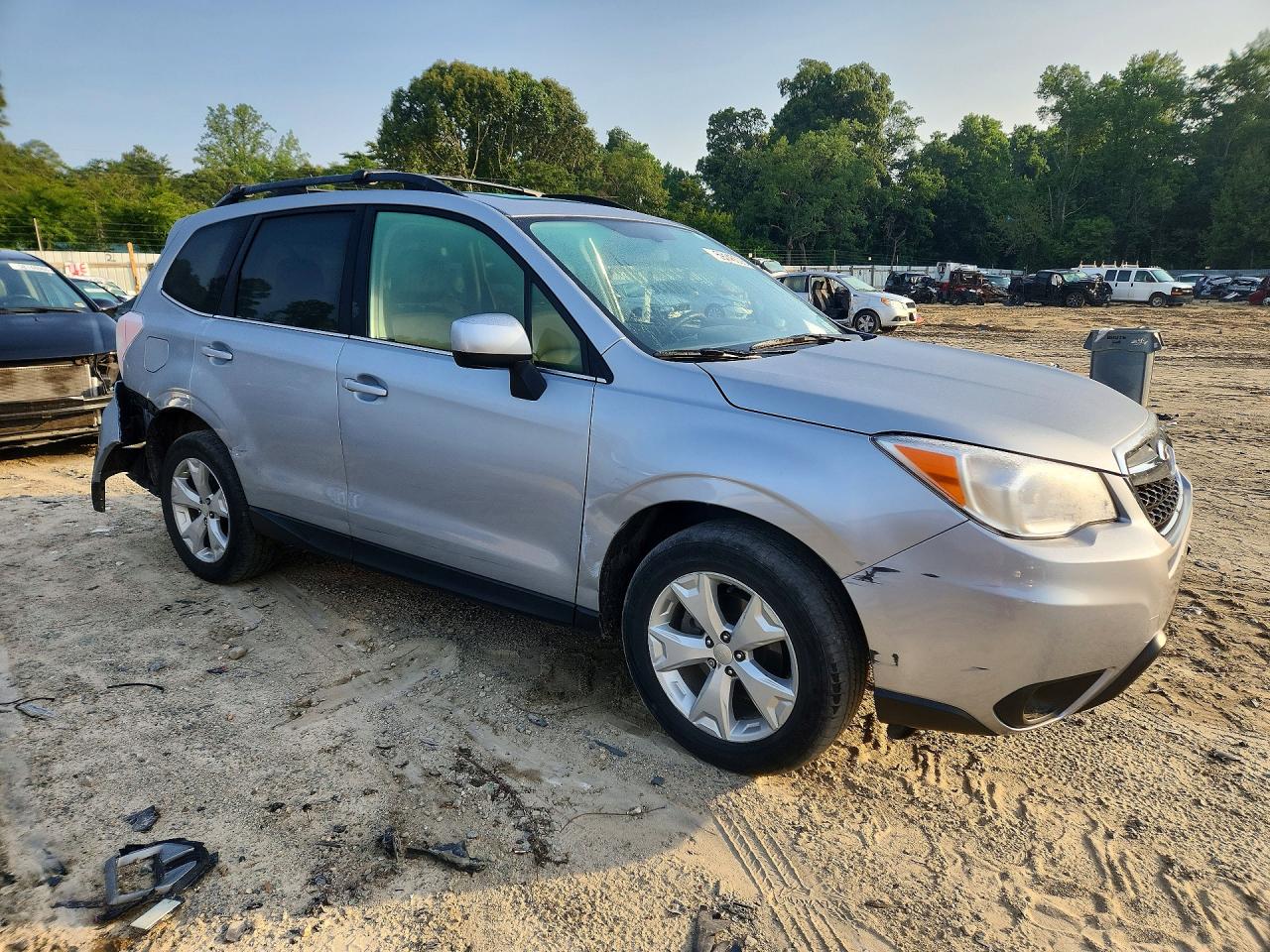 2015 Subaru Forester 2.5i Limited Silver vin: JF2SJAHCXFH828658