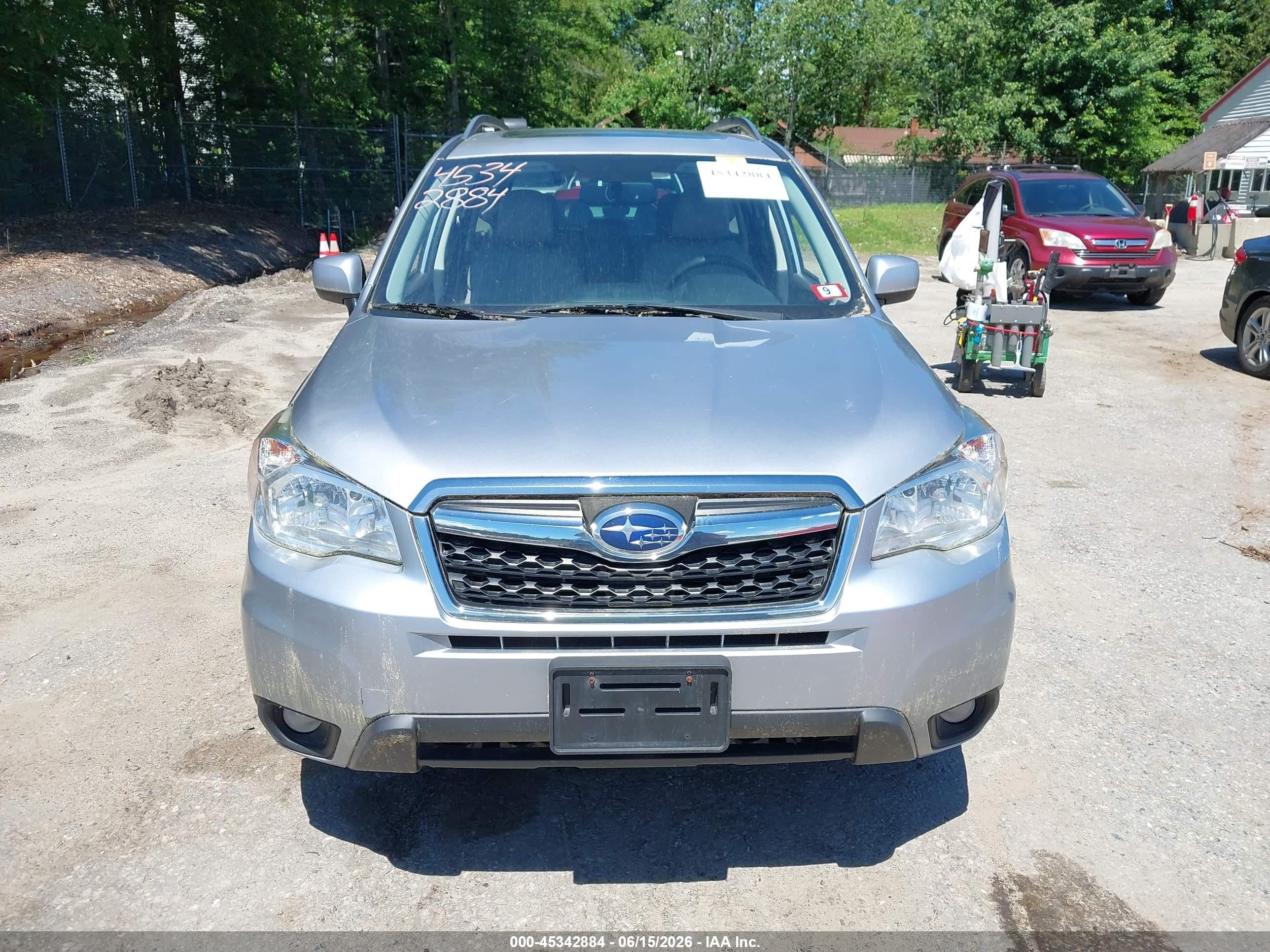2016 Subaru Forester 2.5i Limited Silver vin: JF2SJAHCXGH524196