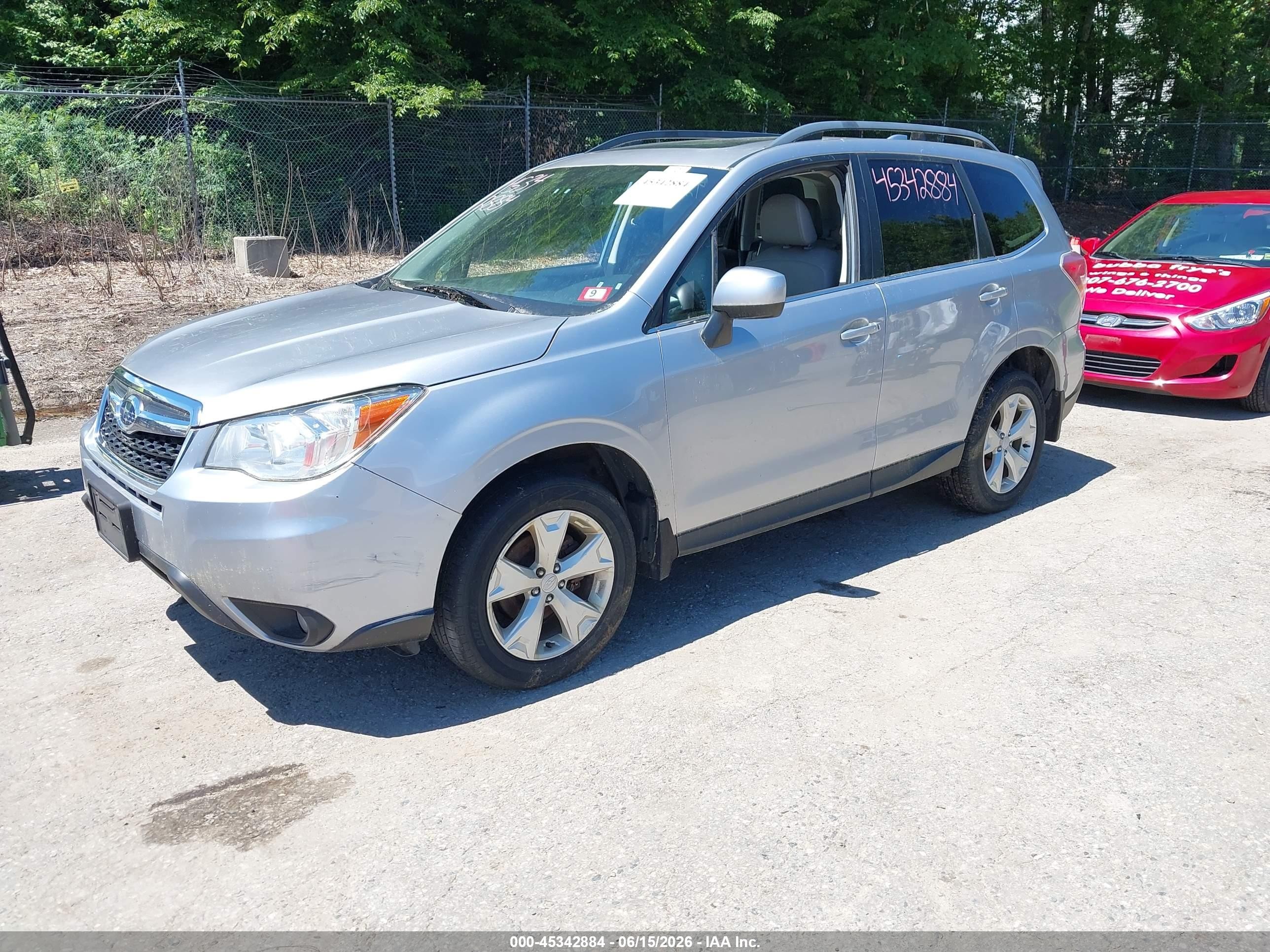 2016 Subaru Forester 2.5i Limited Silver vin: JF2SJAHCXGH524196