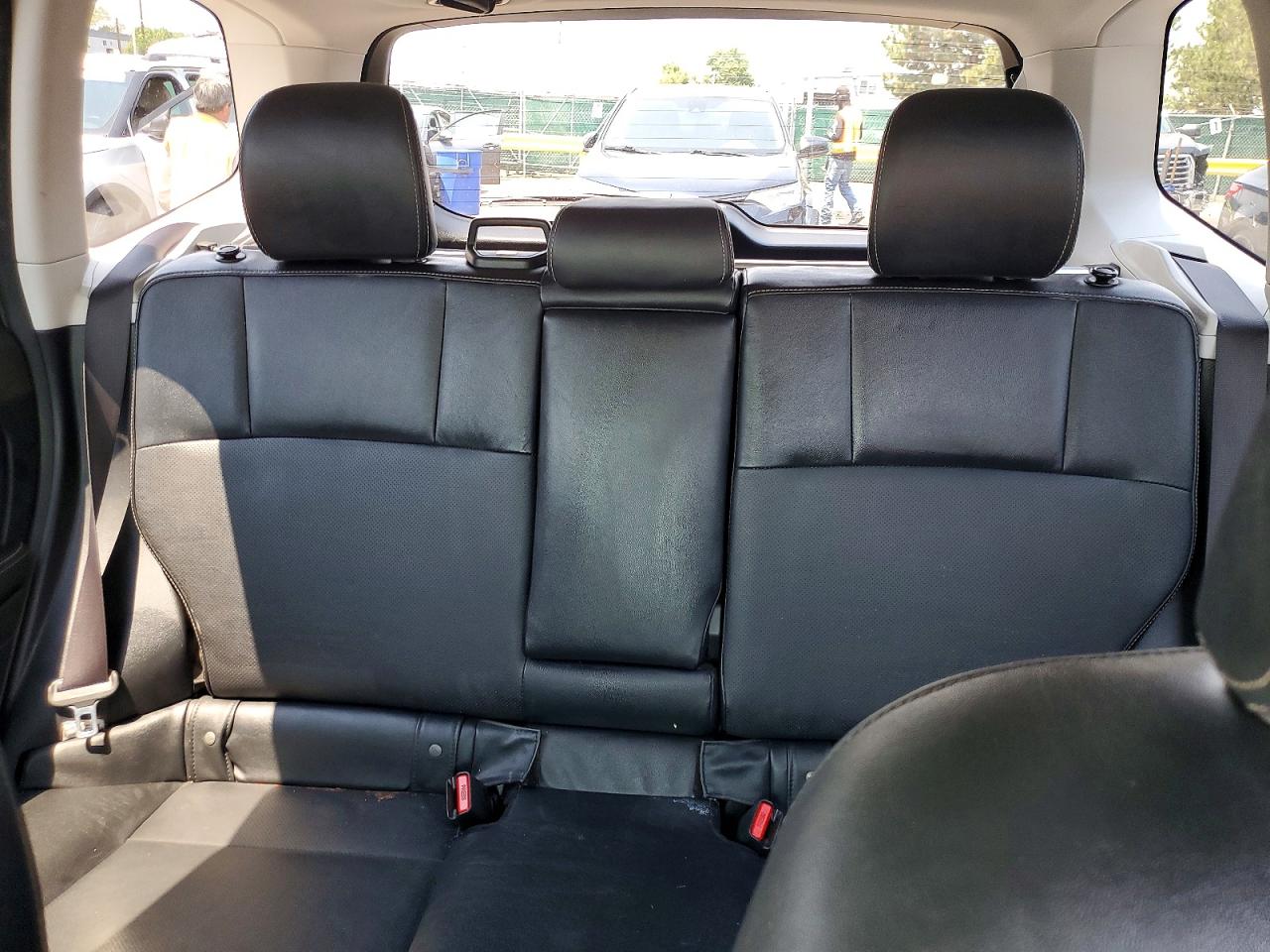 2014 Subaru Forester 2.5i Limited Silver vin: JF2SJAJC0EH488994