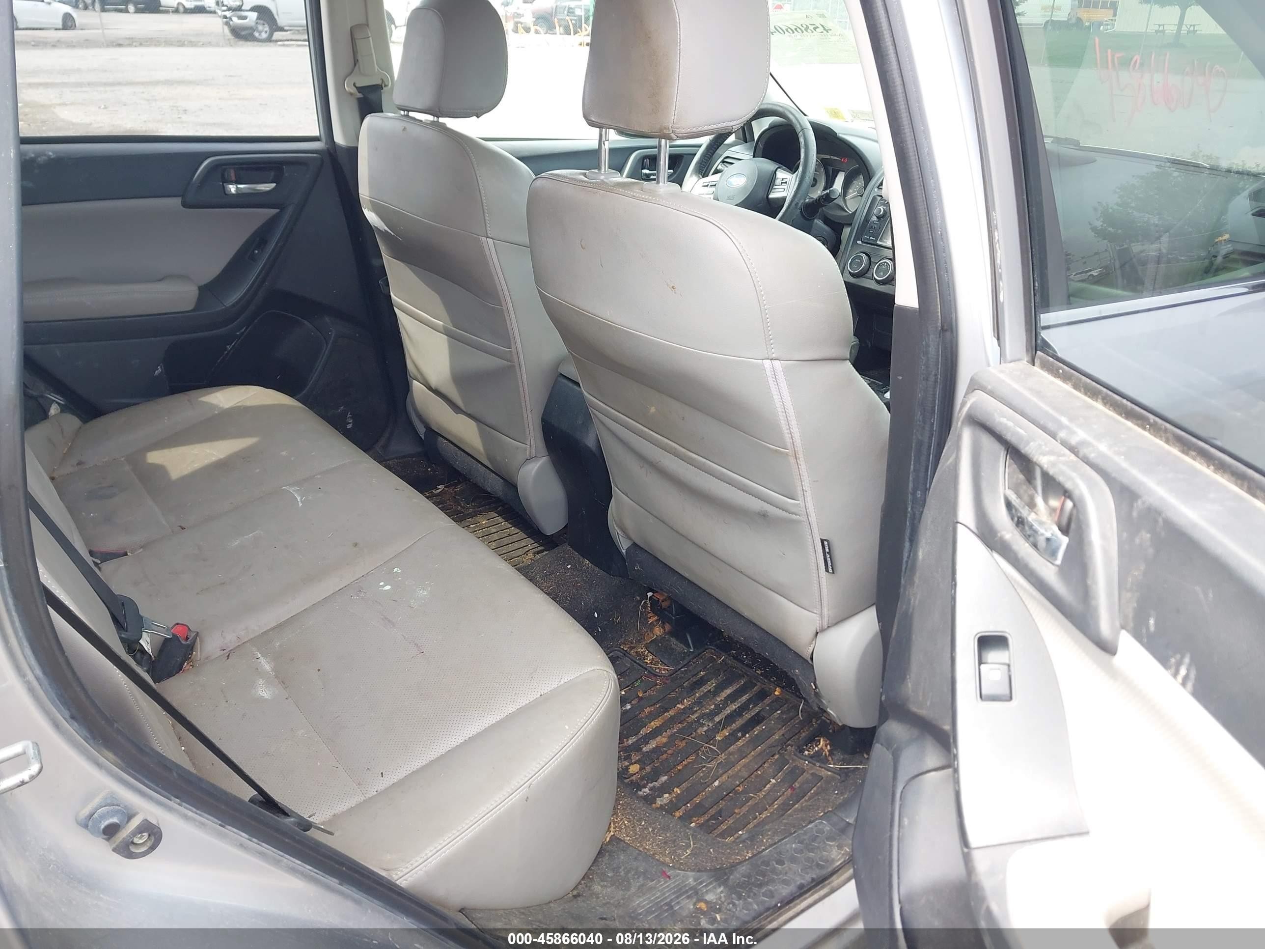 2014 Subaru Forester 2.5i Limited Silver vin: JF2SJAJC0EH513666