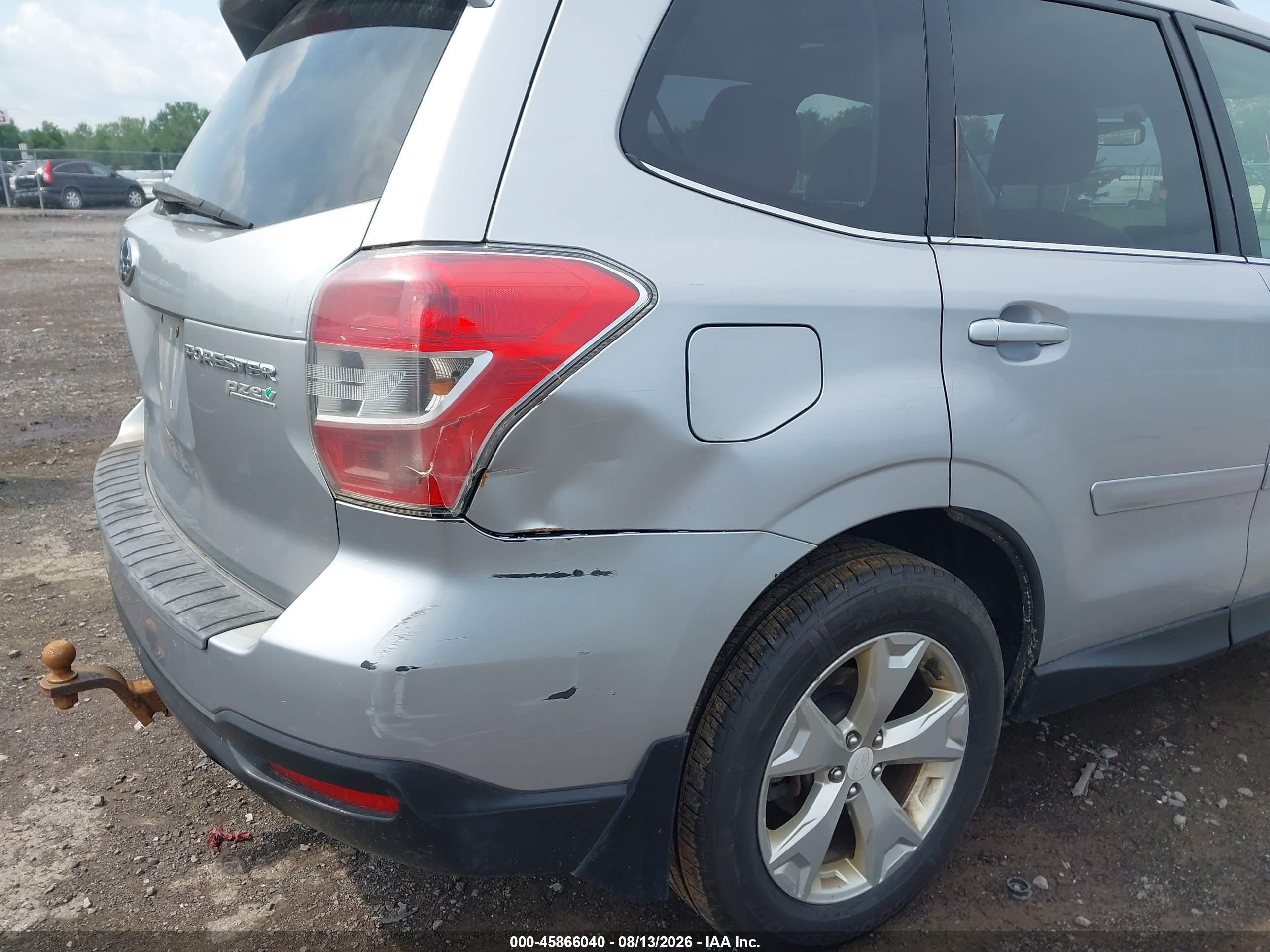 2014 Subaru Forester 2.5i Limited Silver vin: JF2SJAJC0EH513666