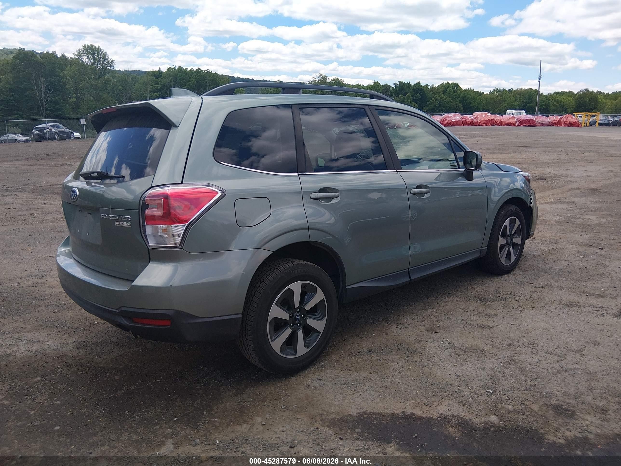 2017 Subaru Forester 2.5i Limited Зеленый vin: JF2SJAJC0HH400997