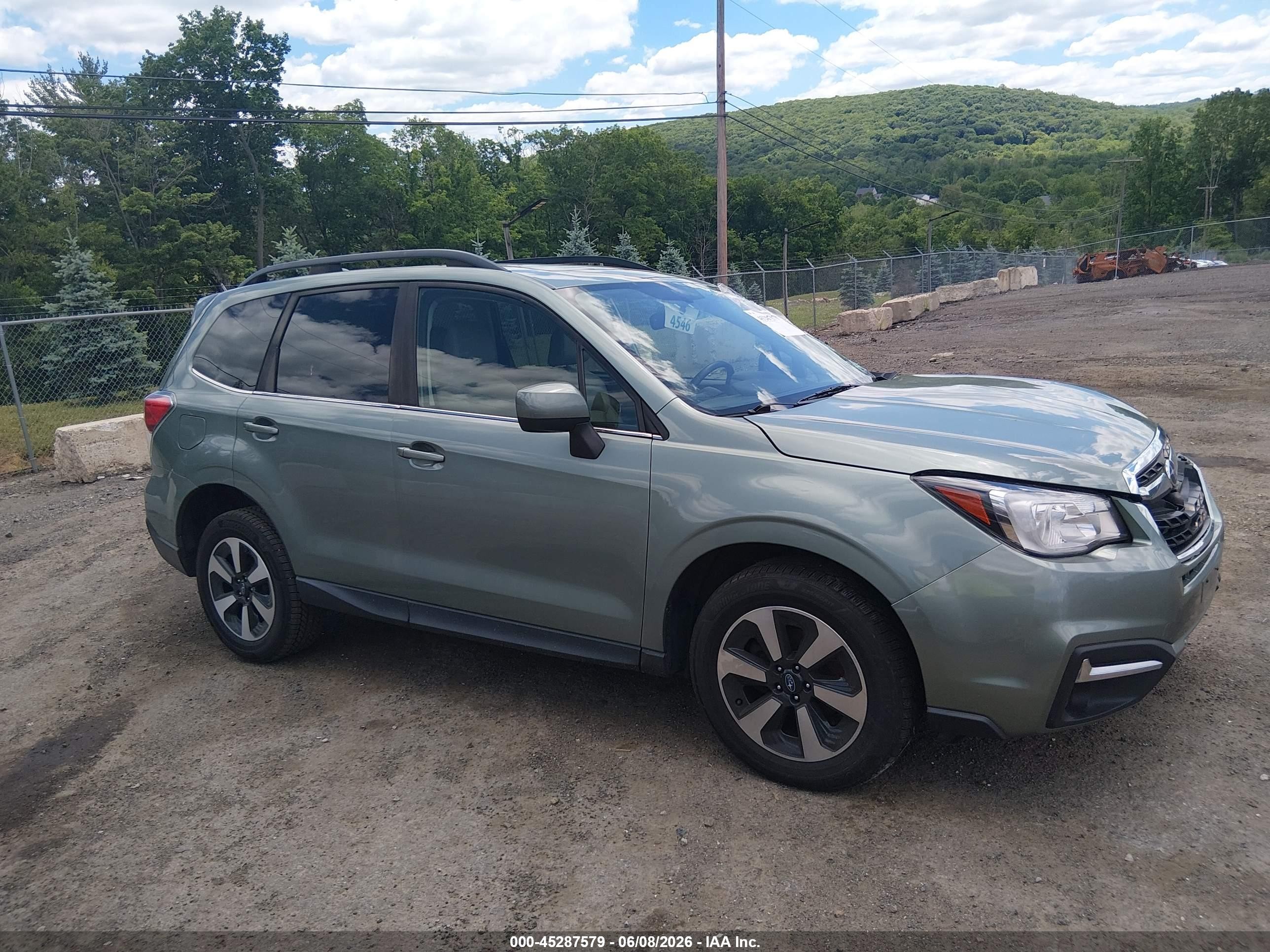 2017 Subaru Forester 2.5i Limited Зеленый vin: JF2SJAJC0HH400997