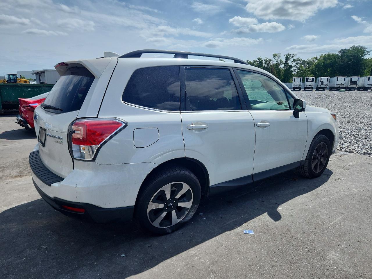 2017 Subaru Forester 2.5i Limited White vin: JF2SJAJC0HH489017