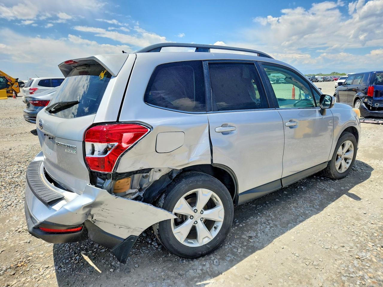 2014 Subaru Forester 2.5i Limited Серебряный vin: JF2SJAJC1EH556283