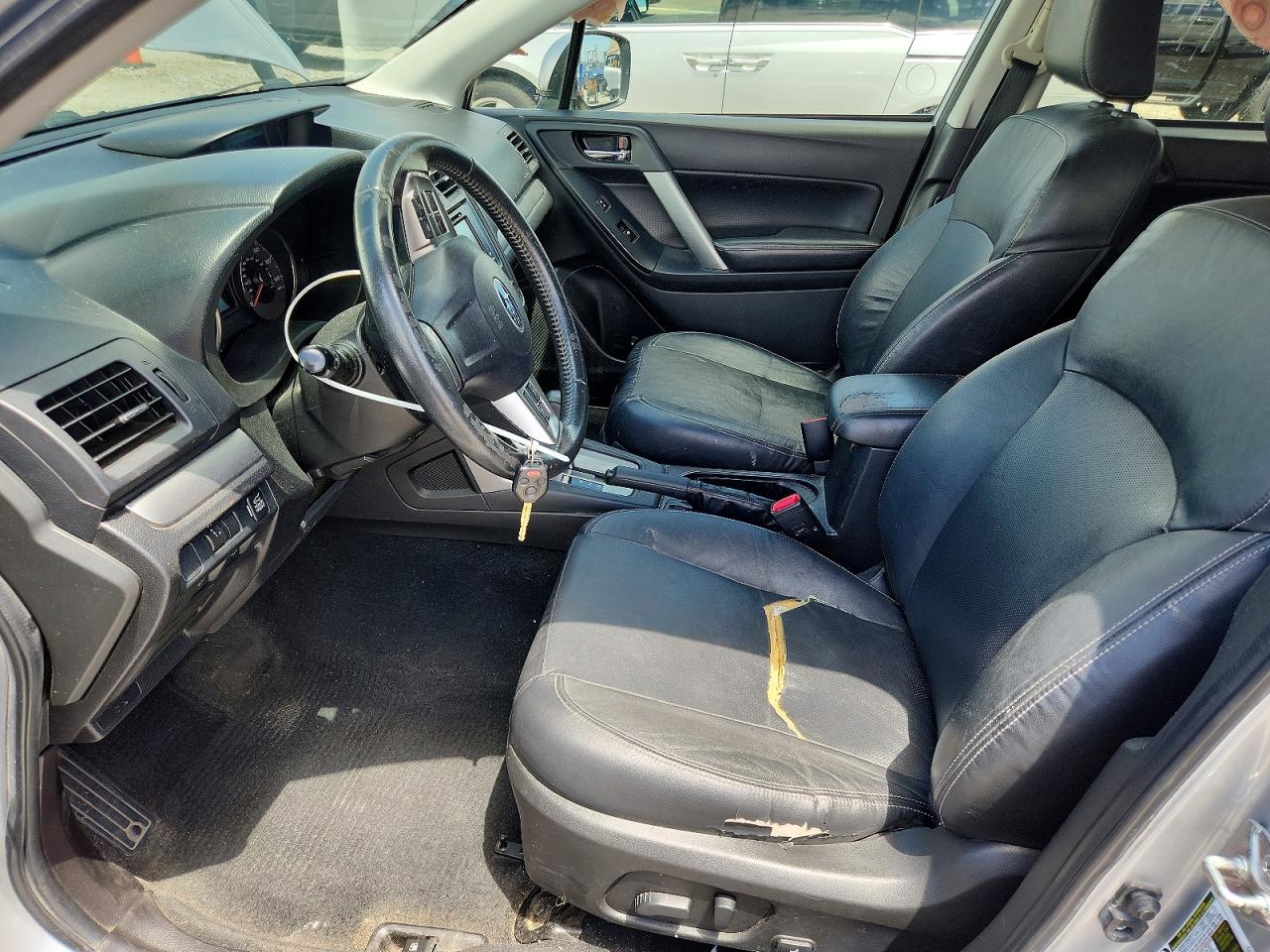 2014 Subaru Forester 2.5i Limited Серебряный vin: JF2SJAJC1EH556283