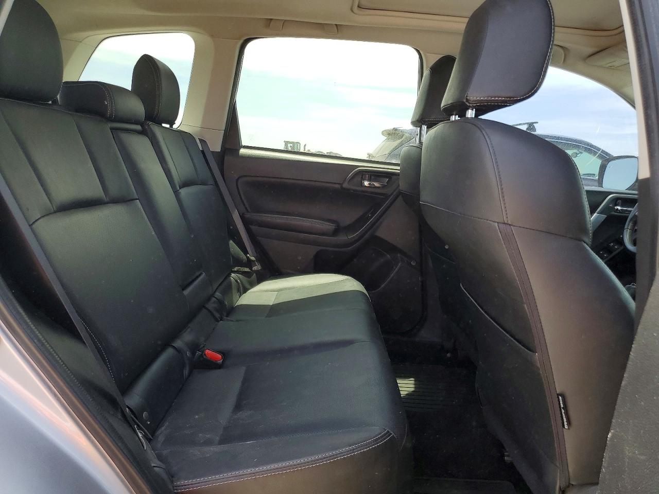 2014 Subaru Forester 2.5i Limited Silver vin: JF2SJAJC2EH545065