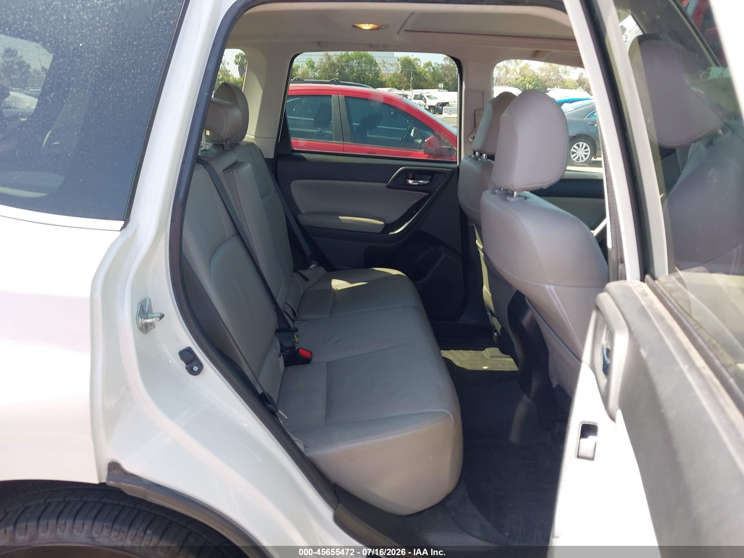 2014 Subaru Forester 2.5i Limited White vin: JF2SJAJC2EH557829