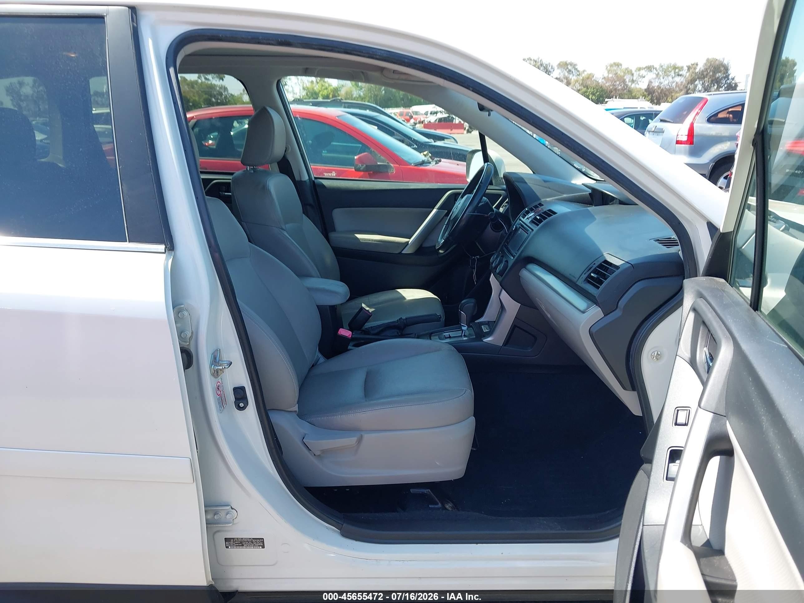 2014 Subaru Forester 2.5i Limited White vin: JF2SJAJC2EH557829