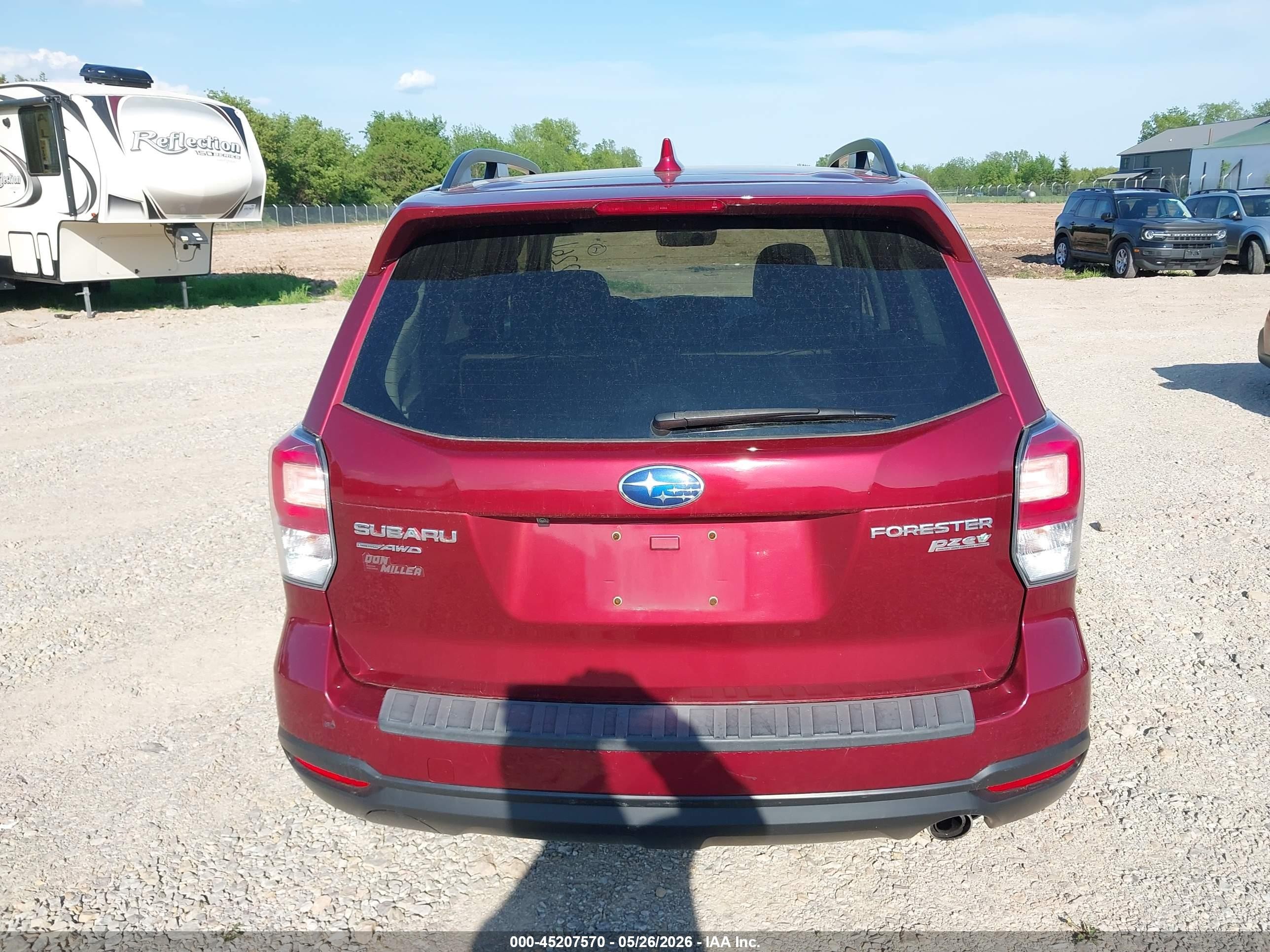2017 Subaru Forester 2.5i Limited Red vin: JF2SJAJC2HH478522