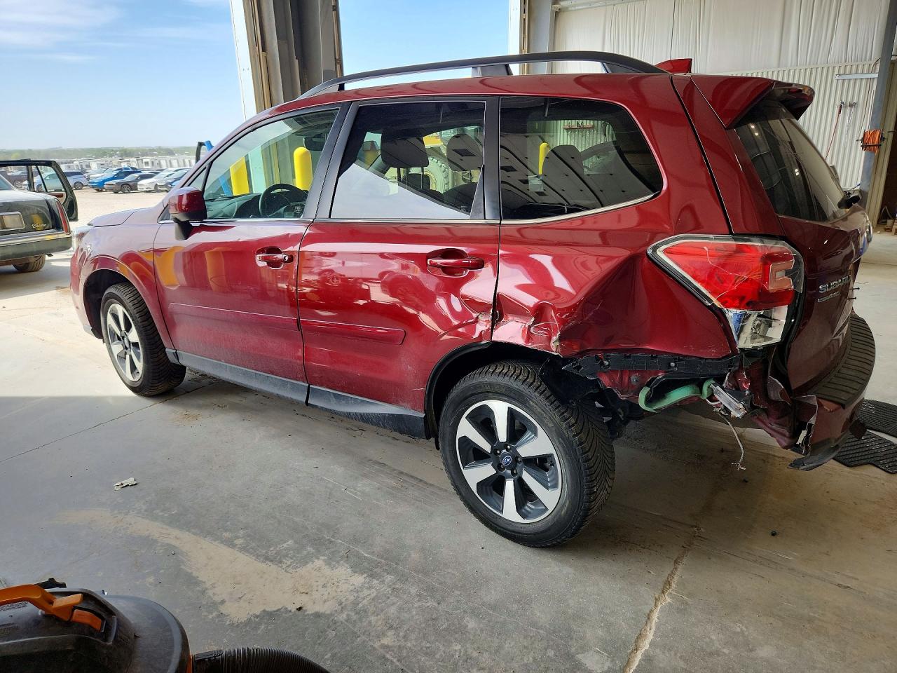 2017 Subaru Forester 2.5i Limited Maroon vin: JF2SJAJC2HH571301