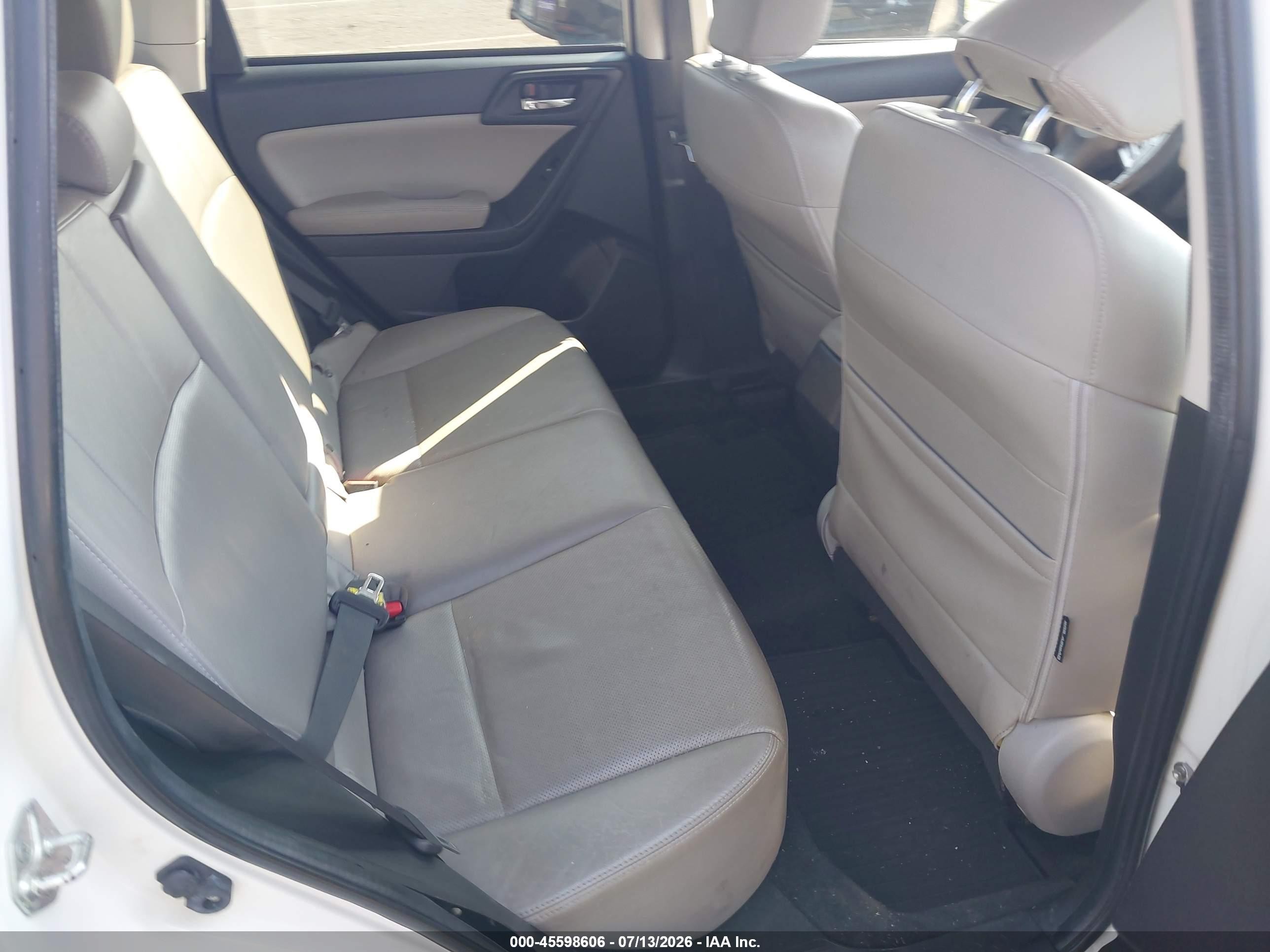 2014 Subaru Forester 2.5i Limited White vin: JF2SJAJC4EH520832