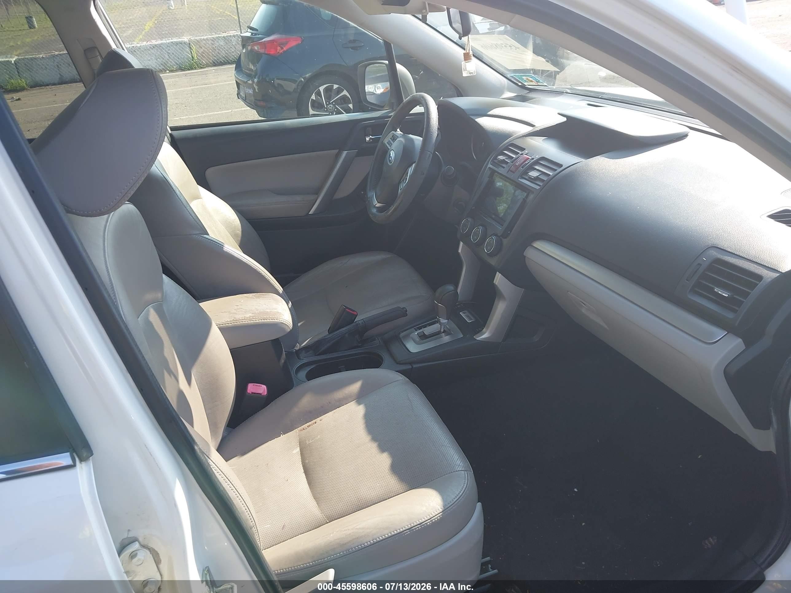 2014 Subaru Forester 2.5i Limited White vin: JF2SJAJC4EH520832