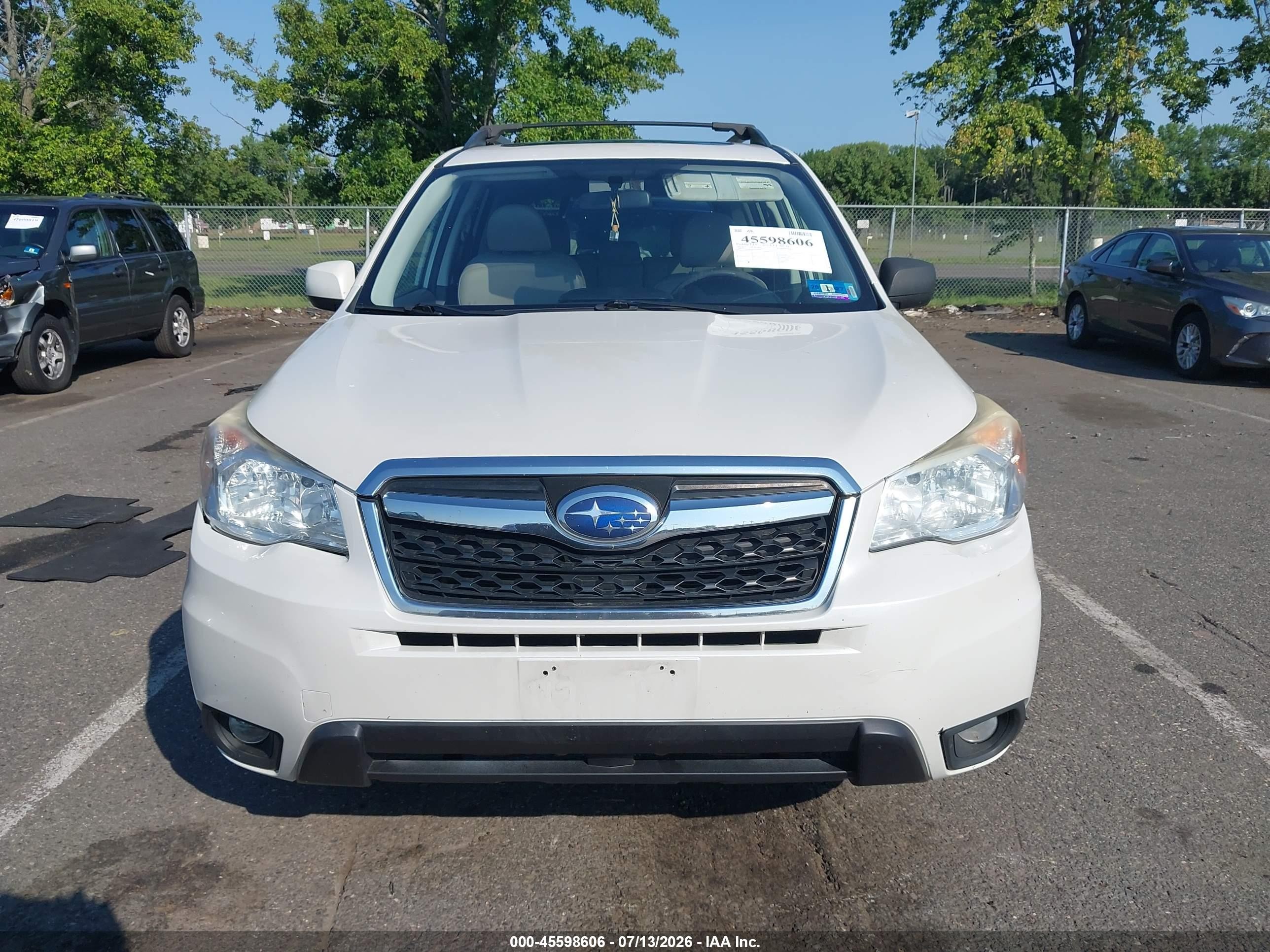2014 Subaru Forester 2.5i Limited White vin: JF2SJAJC4EH520832