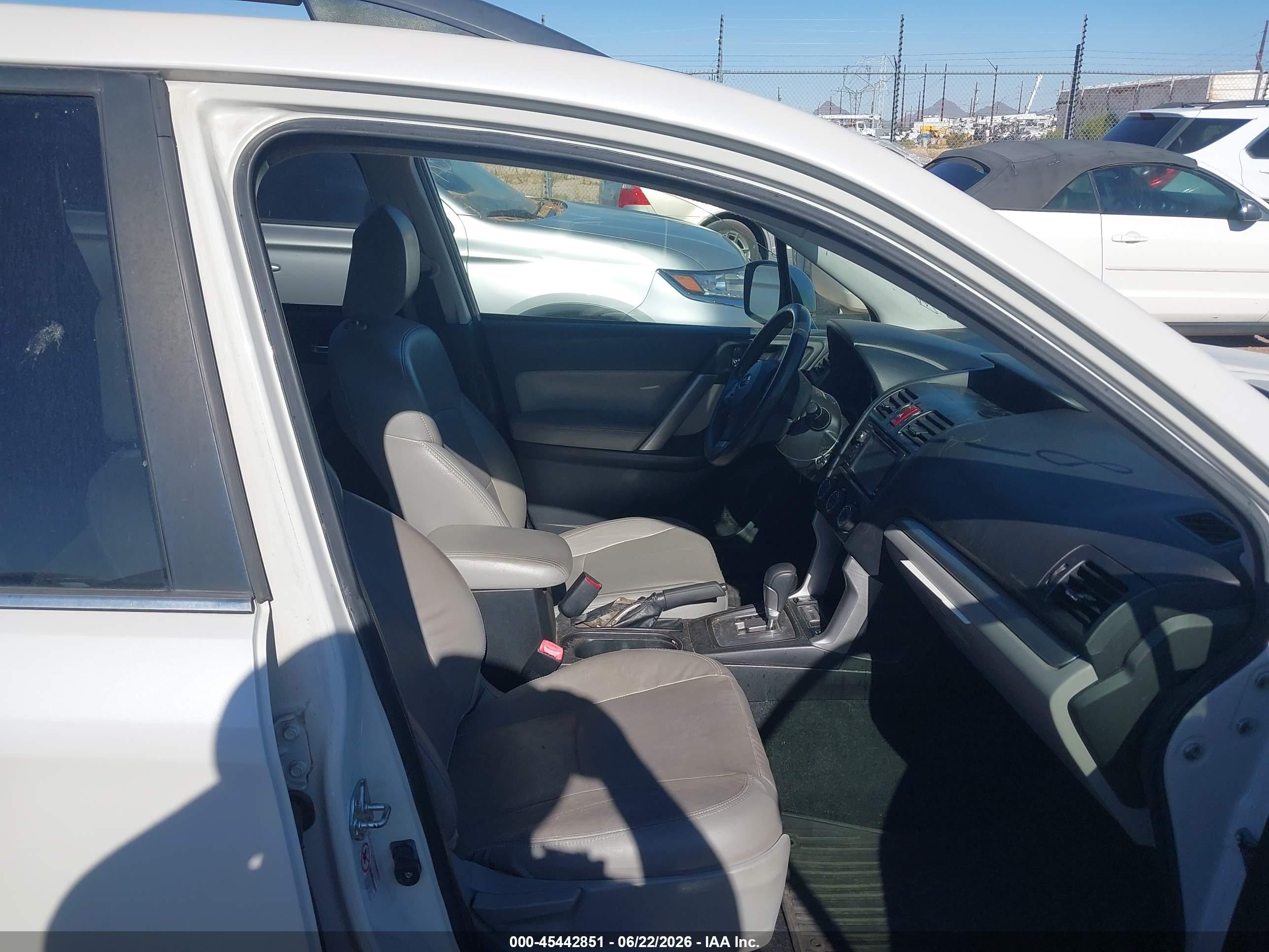 2014 Subaru Forester 2.5i Limited White vin: JF2SJAJC6EH422059