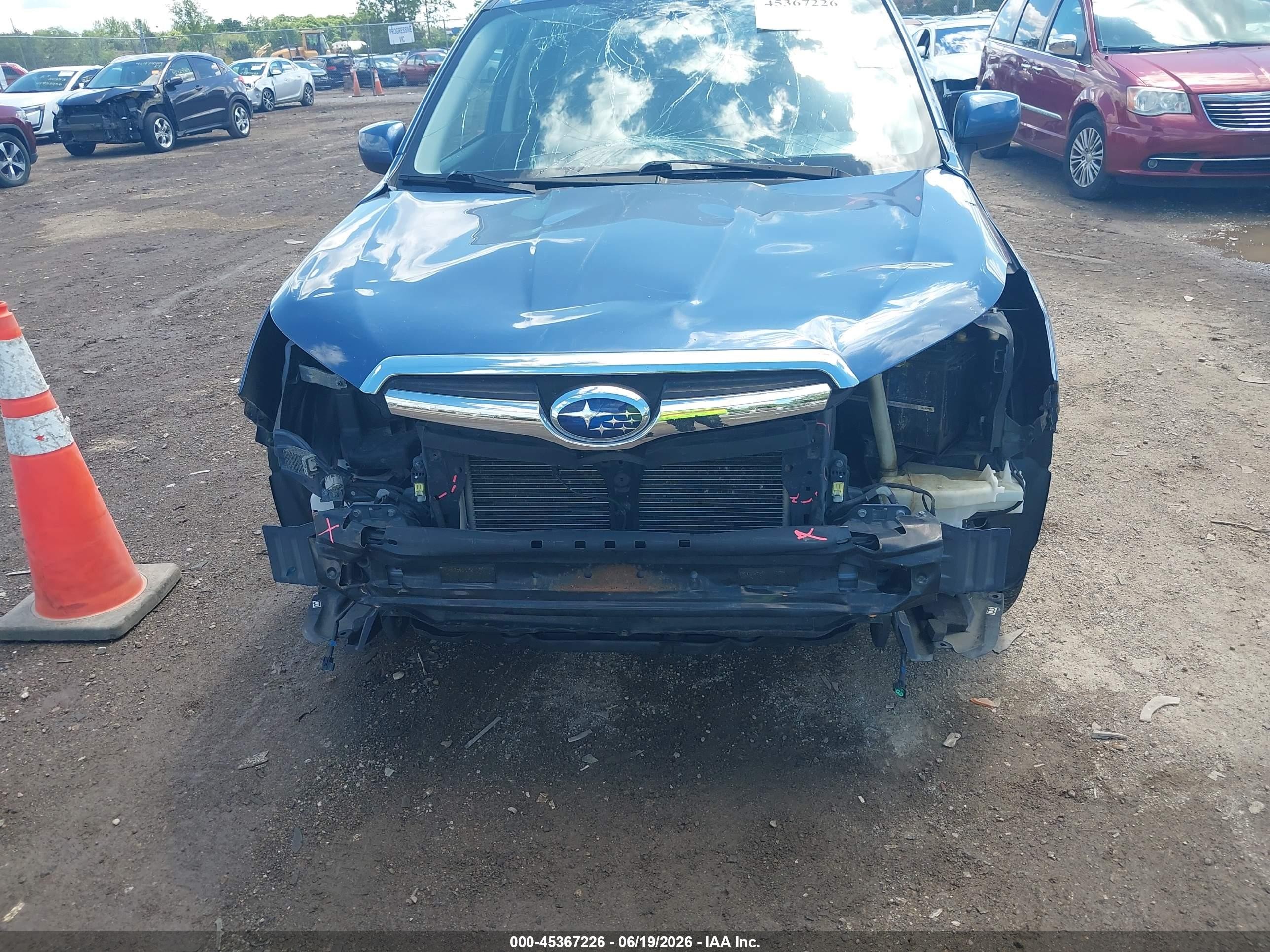 2014 Subaru Forester 2.5i Limited Blue vin: JF2SJAJC7EH492623
