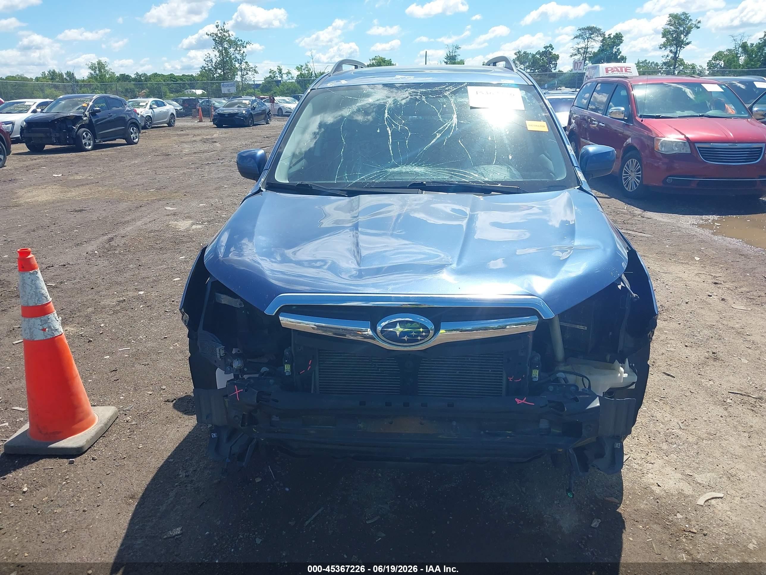 2014 Subaru Forester 2.5i Limited Blue vin: JF2SJAJC7EH492623