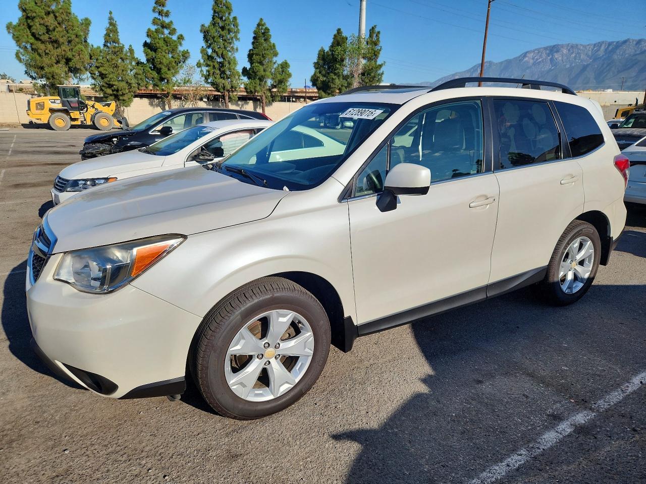2014 Subaru Forester 2.5i Limited White vin: JF2SJAJC7EH539438