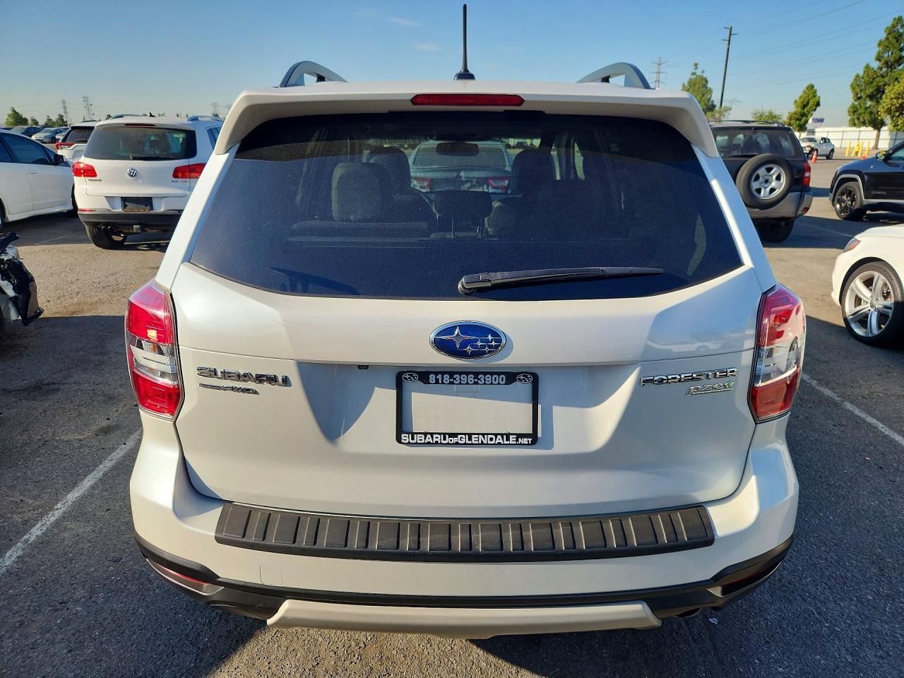 2014 Subaru Forester 2.5i Limited Белый vin: JF2SJAJC7EH539438