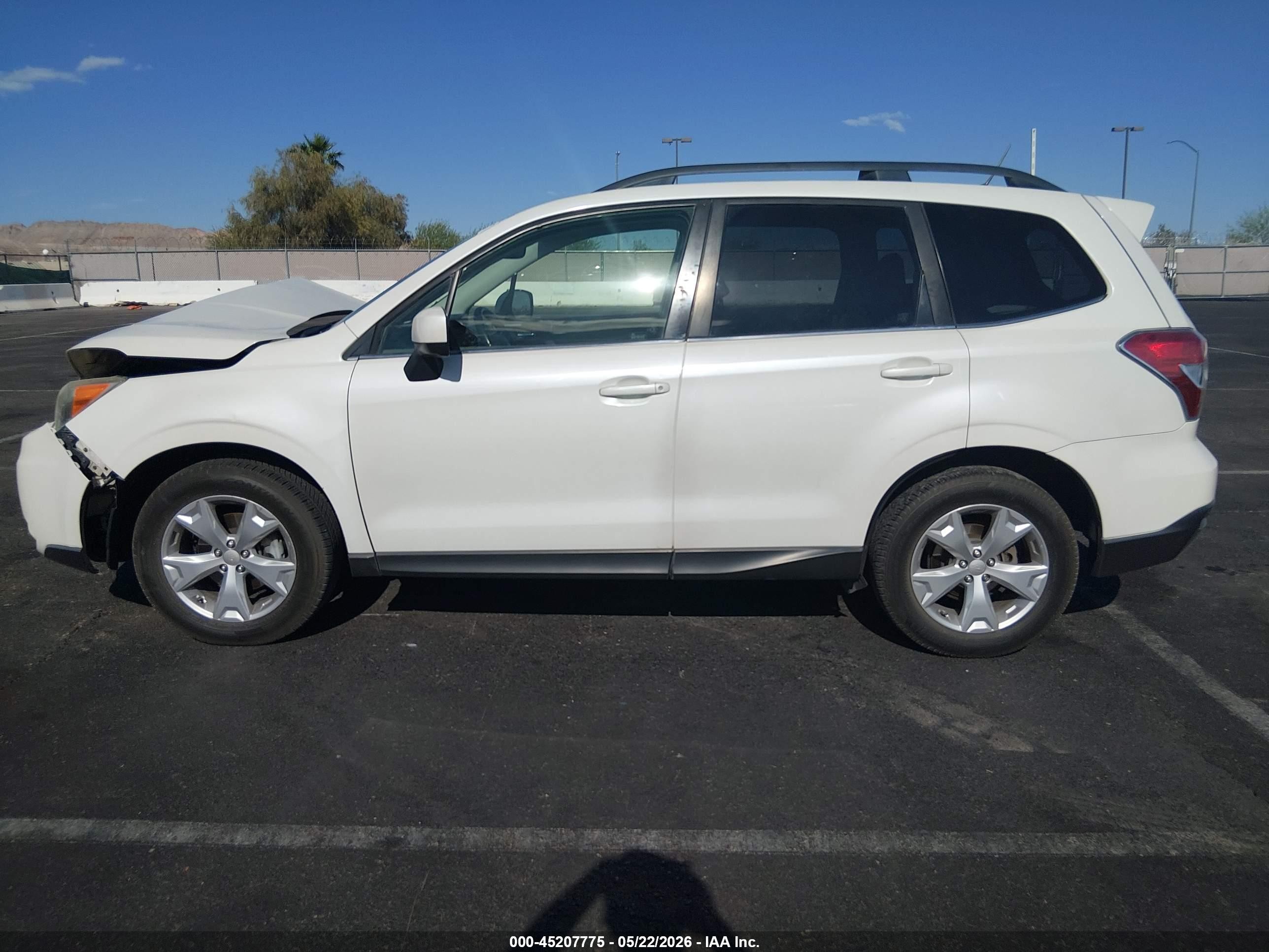 2014 Subaru Forester 2.5i Limited White vin: JF2SJAJC8EH400807