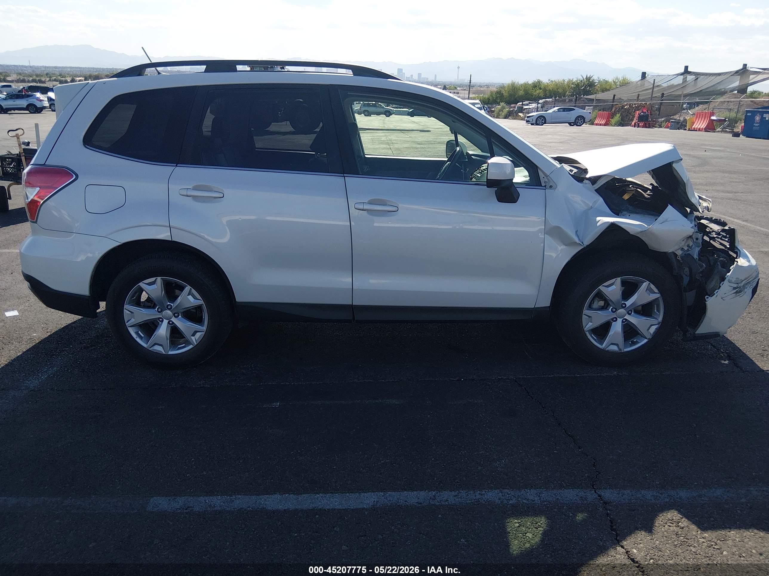 2014 Subaru Forester 2.5i Limited White vin: JF2SJAJC8EH400807