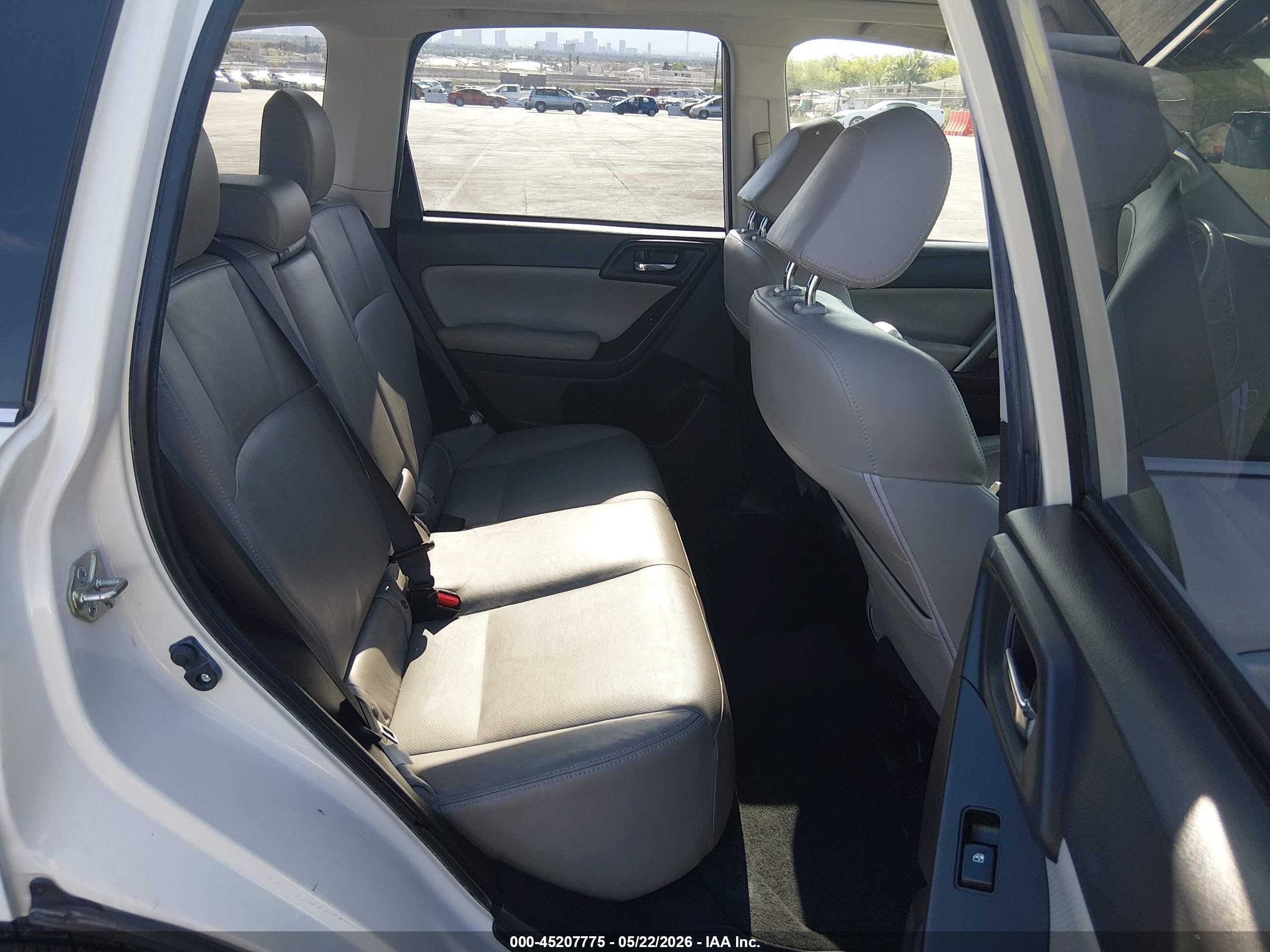 2014 Subaru Forester 2.5i Limited White vin: JF2SJAJC8EH400807