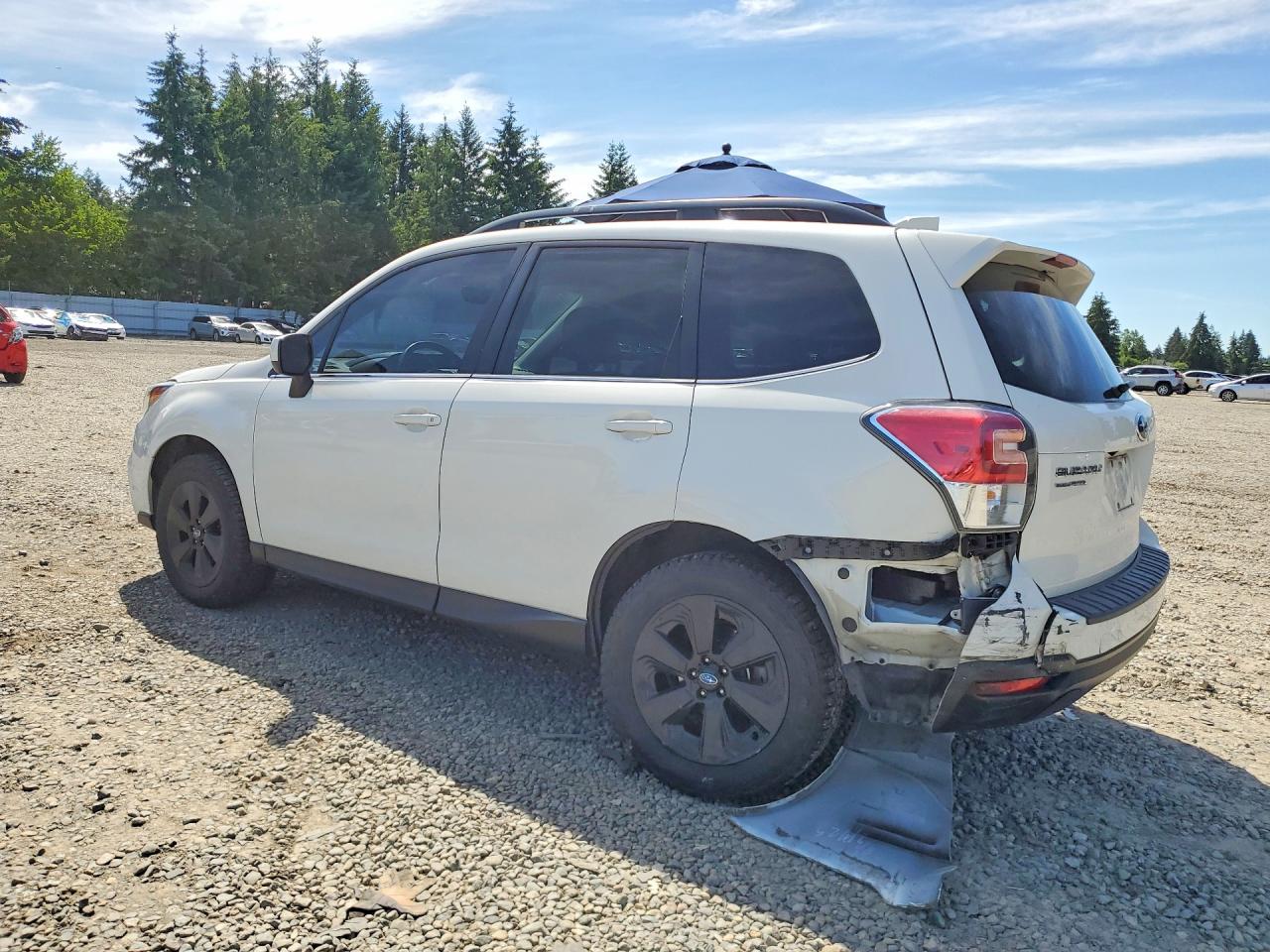 2017 Subaru Forester 2.5i Limited White vin: JF2SJAJC8HH416543